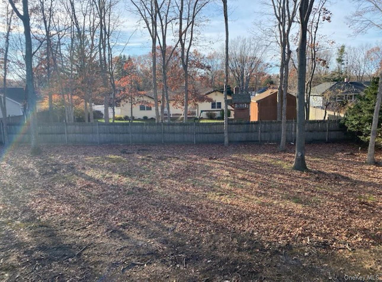 #15 photo, 8 Maryanne Avenue, サフォーク郡 Port Jefferson Station , NY 11776