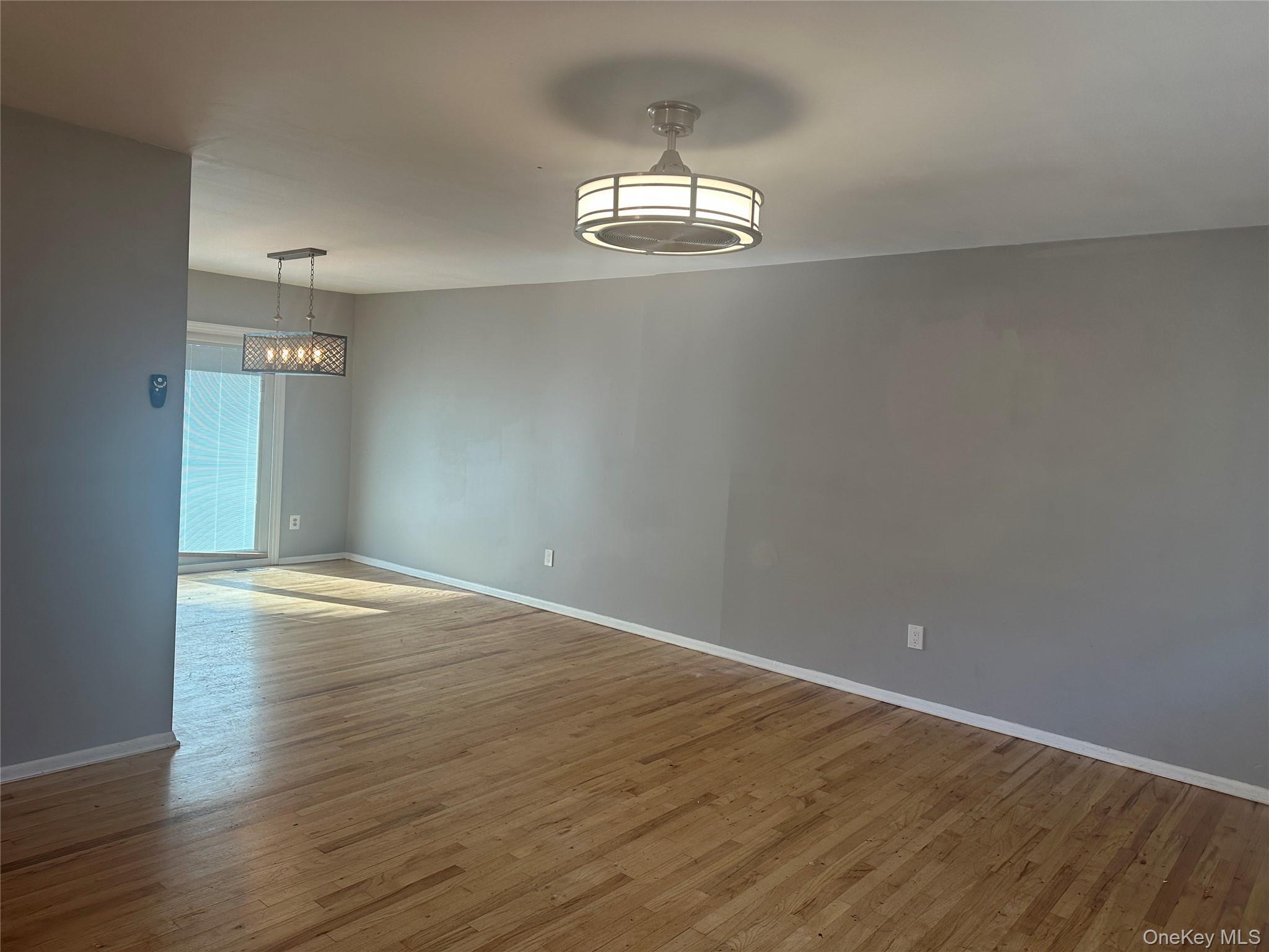 #3 photo, 8 Maryanne Avenue, サフォーク郡 Port Jefferson Station , NY 11776