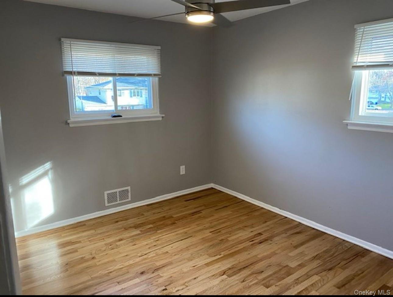 #9 photo, 8 Maryanne Avenue, サフォーク郡 Port Jefferson Station , NY 11776