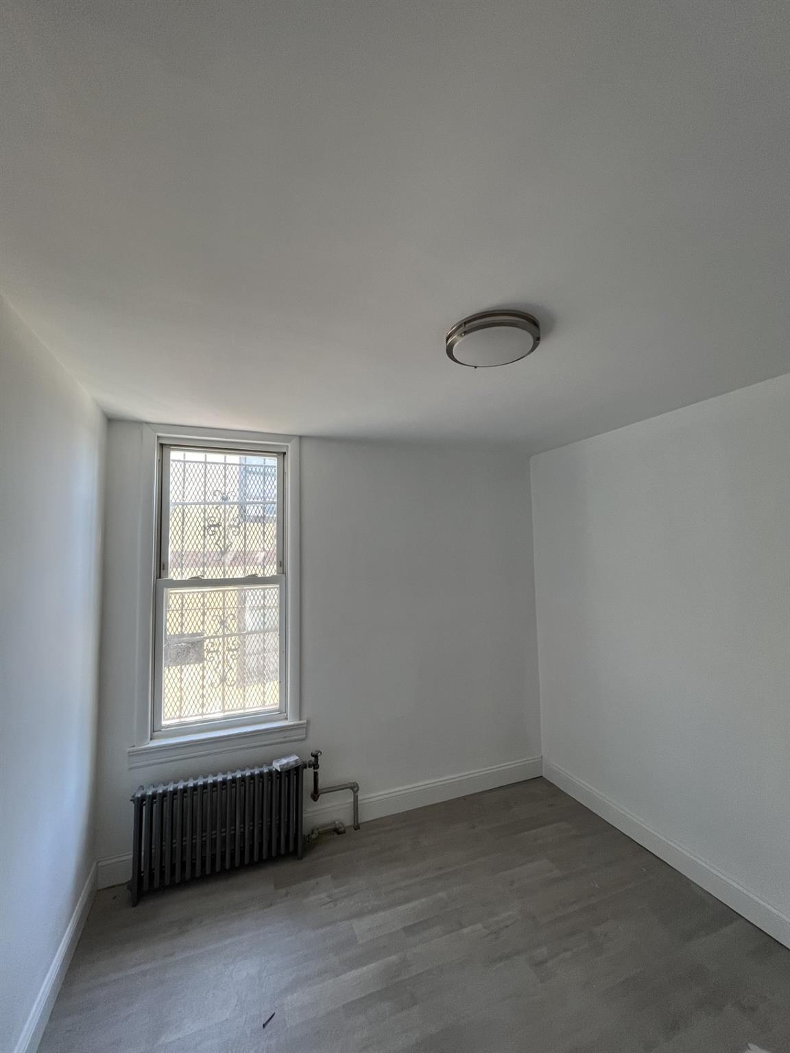 #5 photo, 1911 Matthews Avenue, Bronx , NY 10462