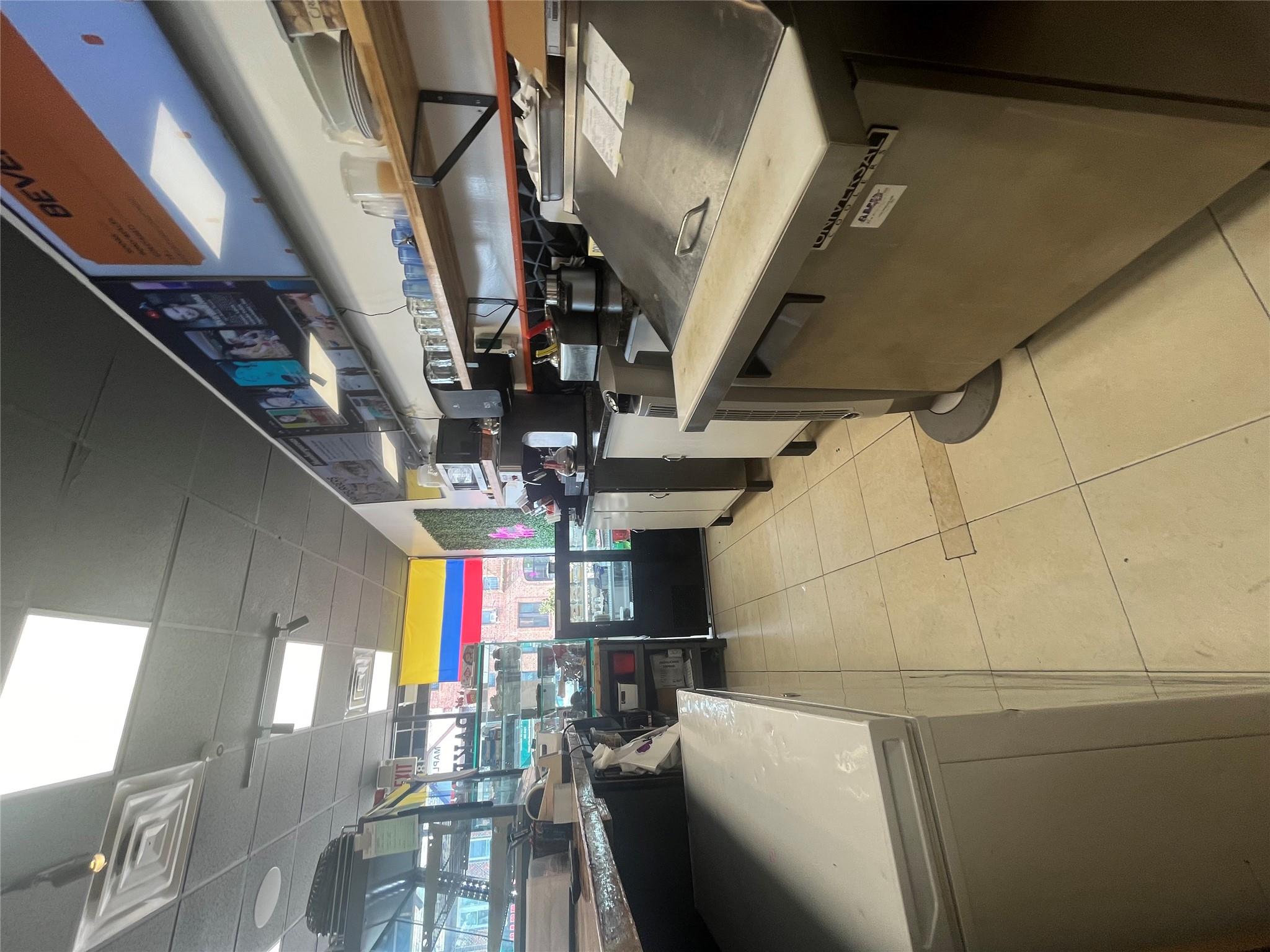 #12 photo, 182B Maple Avenue, ナッソー郡 Rockville Centre , NY 11570