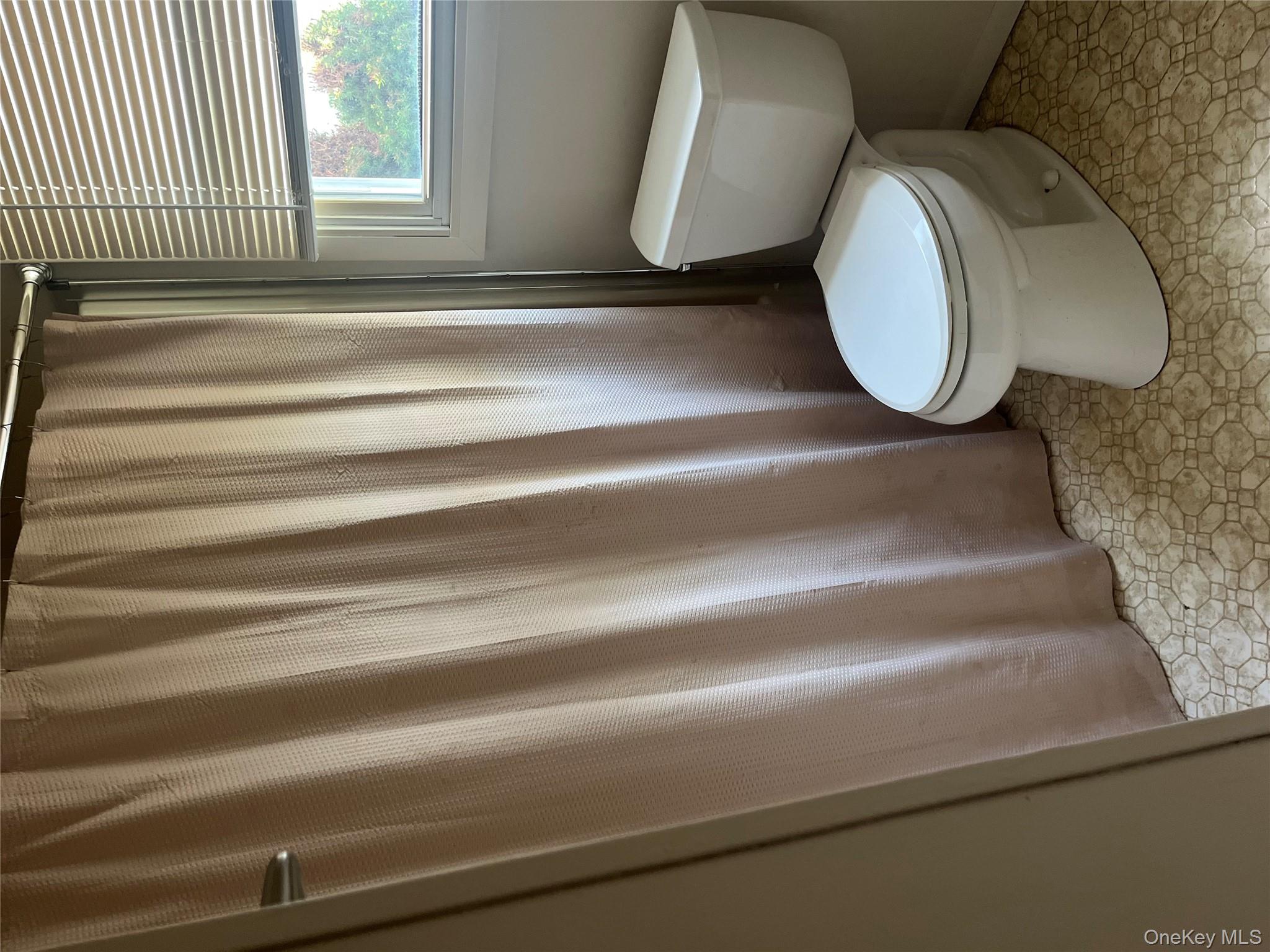 #10 photo, 93 Village Circle, サフォーク郡 Manorville , NY 11949