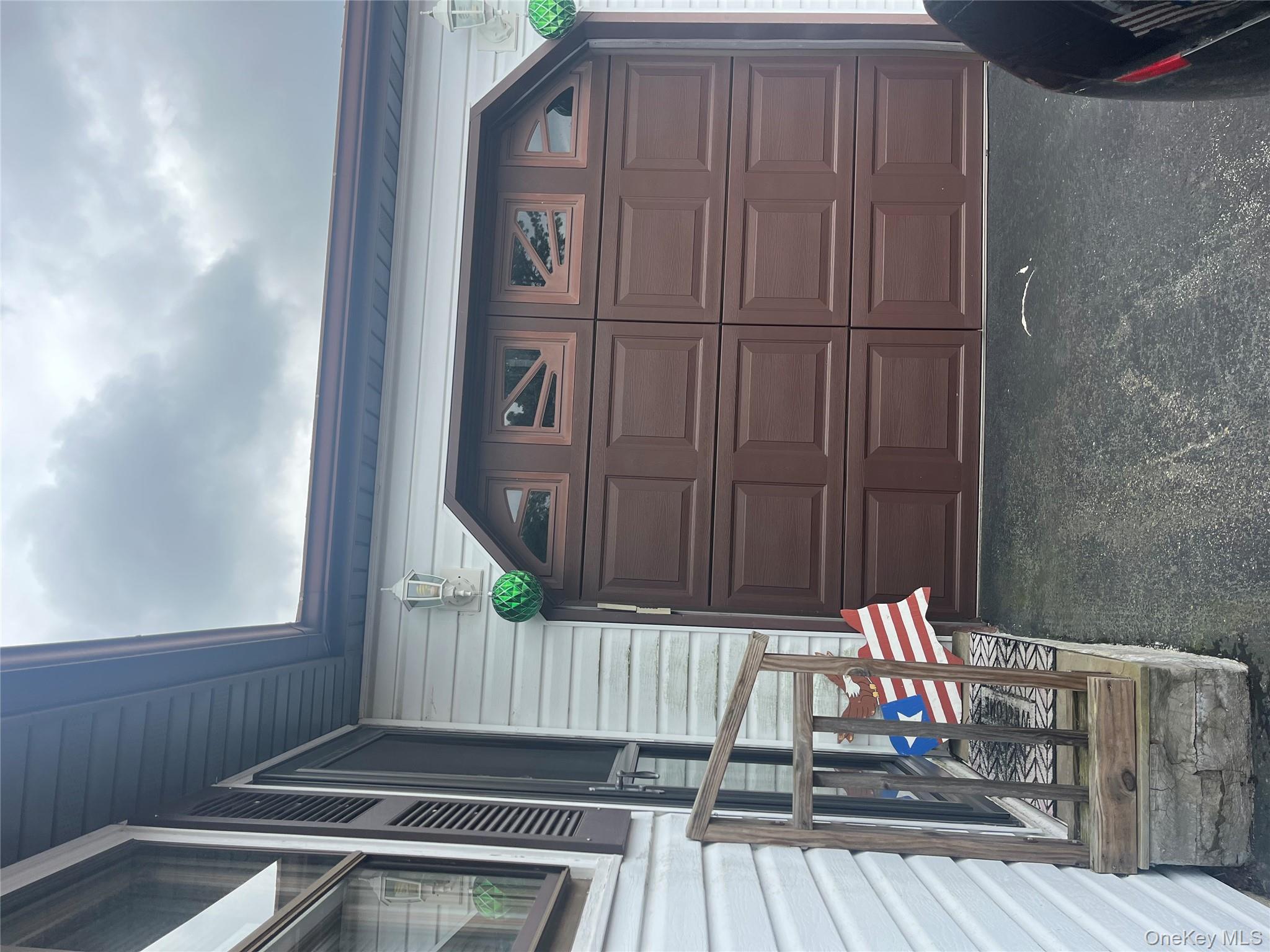 #3 photo, 93 Village Circle, サフォーク郡 Manorville , NY 11949