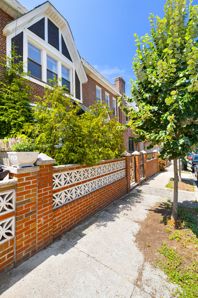 #2 photo, 138 WAKEMAN Place, ブルックリン区 Bay Ridge , NY 11220