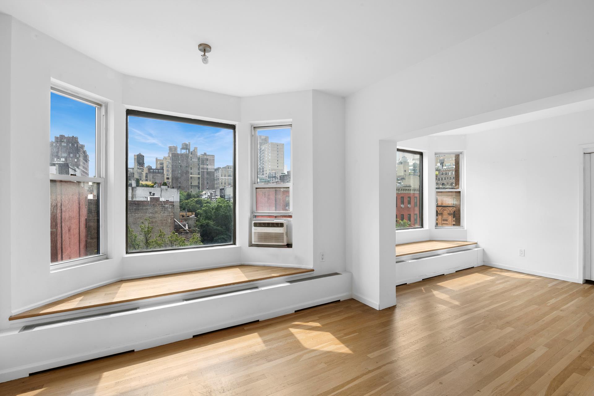 #12 photo, 104 W 70TH Street, マンハッタン Lincoln Square , NY 10023