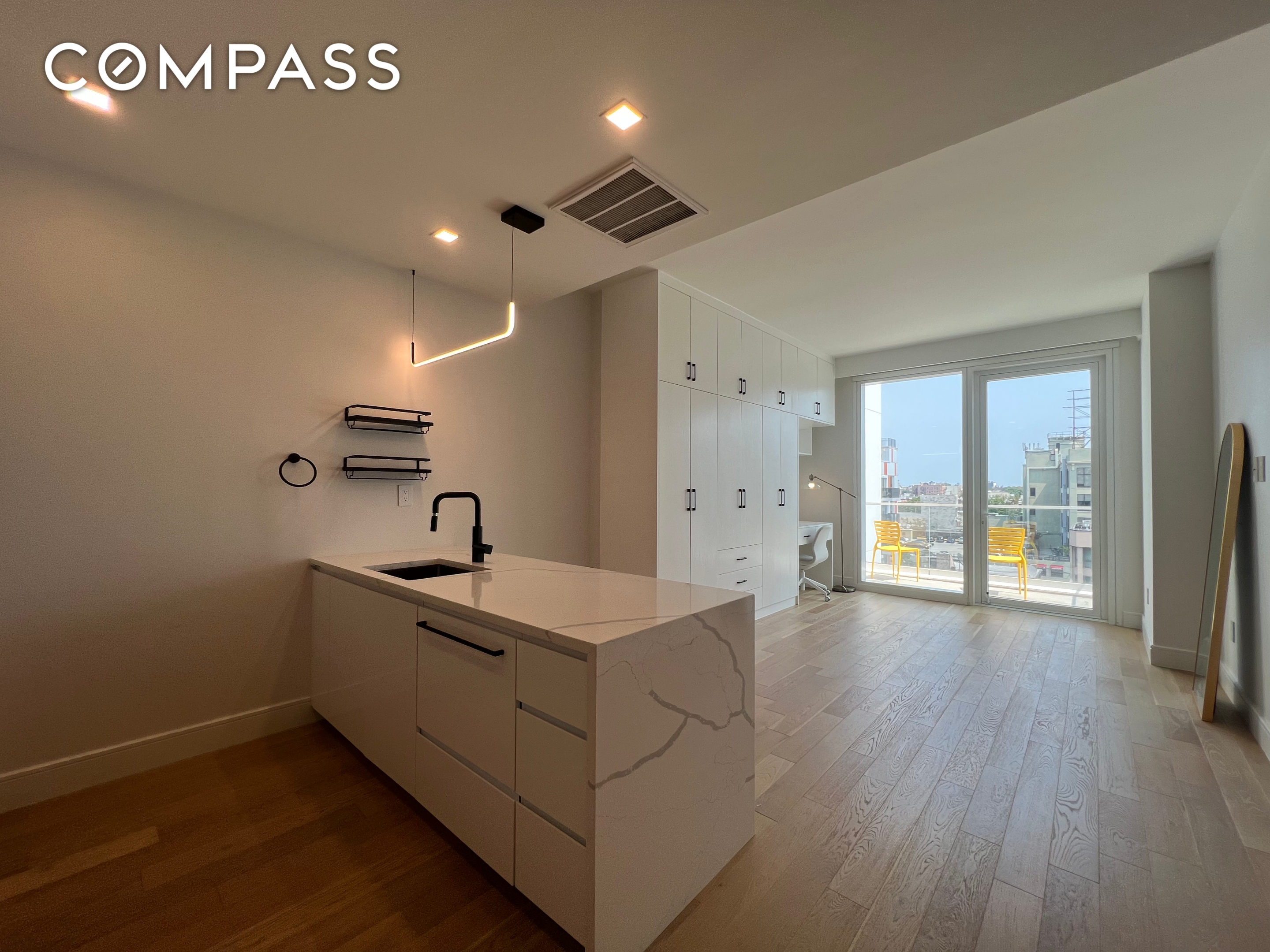 #1 photo, 37-34 33rd Street, लॉन्ग आइलैंड सिटी Long Island City , NY 11101