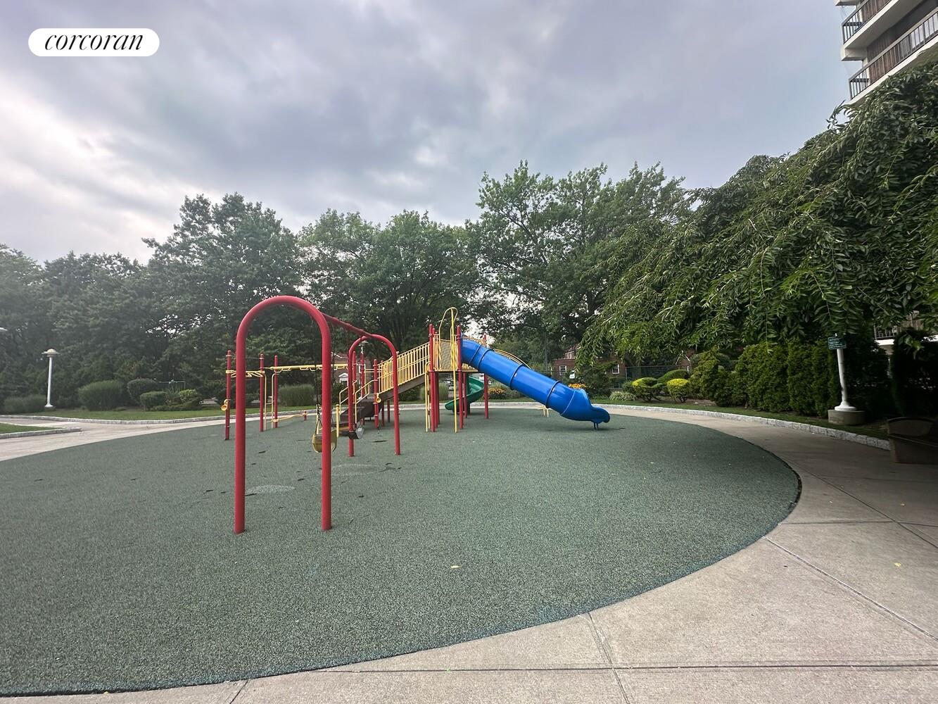 #17 photo, 150-38 UNION Turnpike, クイーンズ区 Kew Gardens Hills , NY 11367