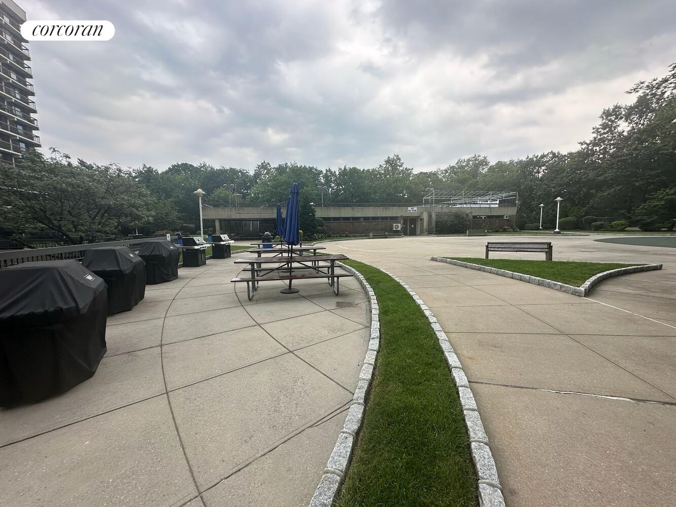 #18 photo, 150-38 UNION Turnpike, クイーンズ区 Kew Gardens Hills , NY 11367