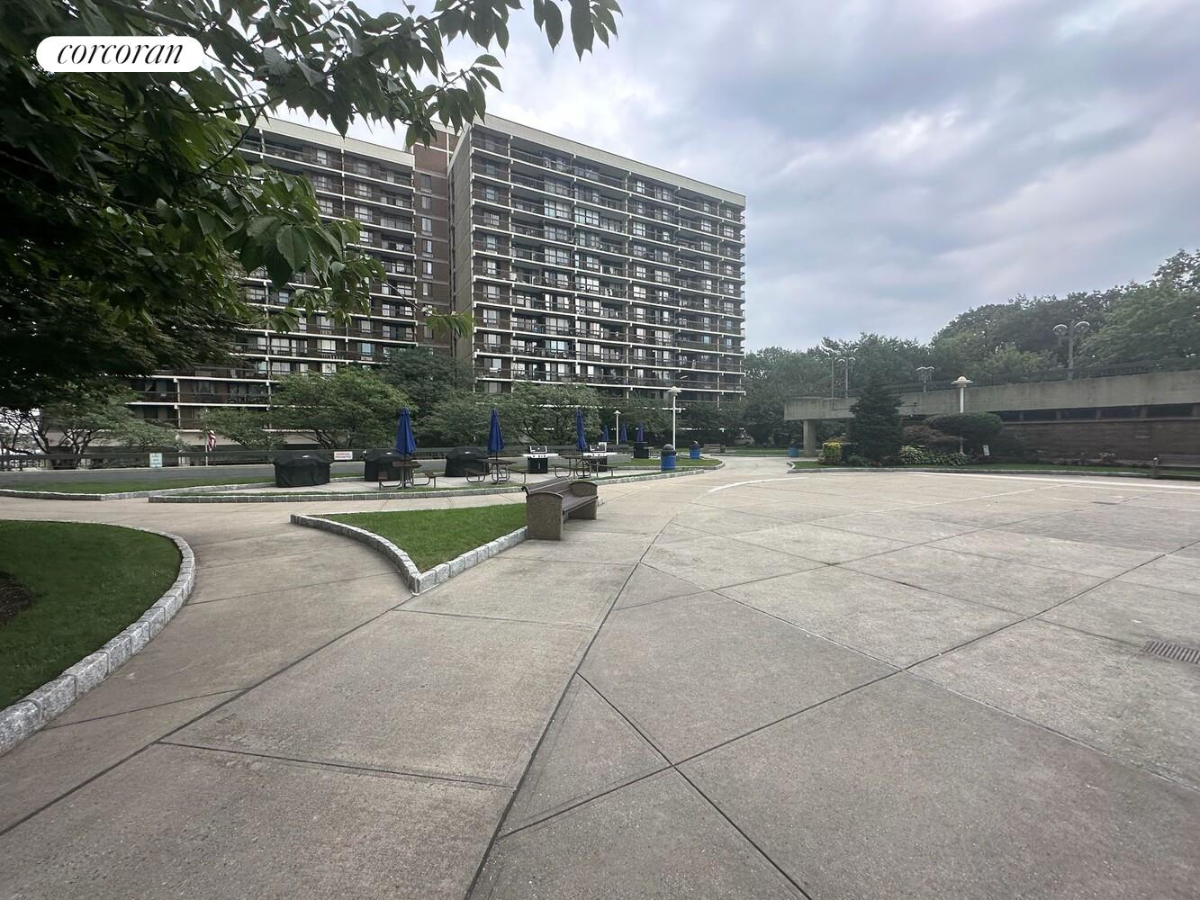 #19 photo, 150-38 UNION Turnpike, クイーンズ区 Kew Gardens Hills , NY 11367