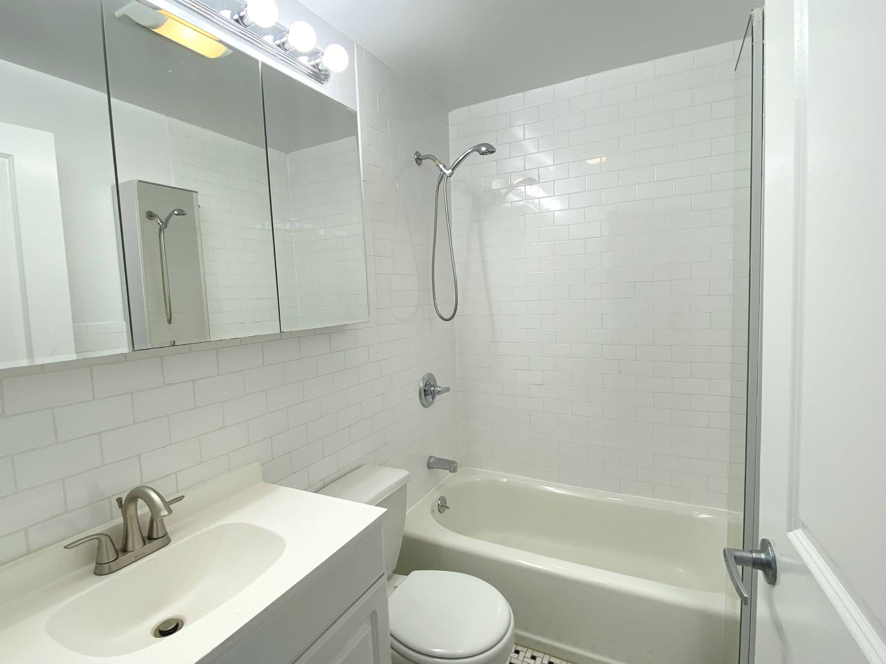 #9 photo, 61 Herbert Street, East Williamsburg , NY 11222-5035