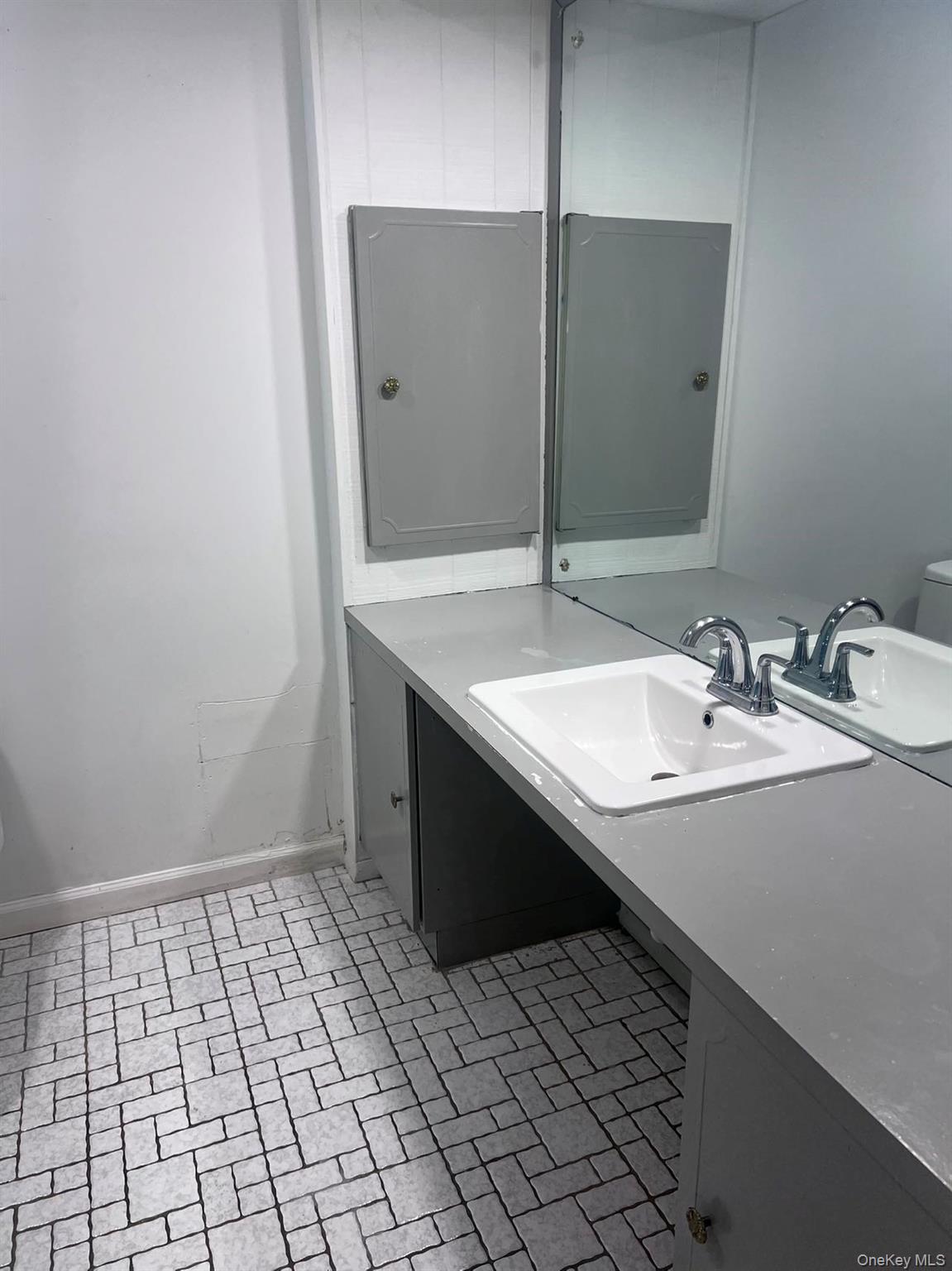 #13 photo, 43 Seville Lane, サフォーク郡 Stony Brook , NY 11790