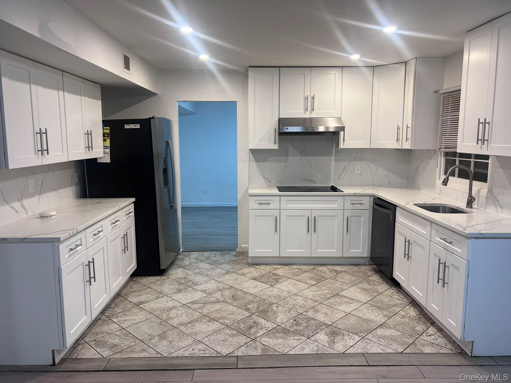 #2 photo, 43 Seville Lane, サフォーク郡 Stony Brook , NY 11790