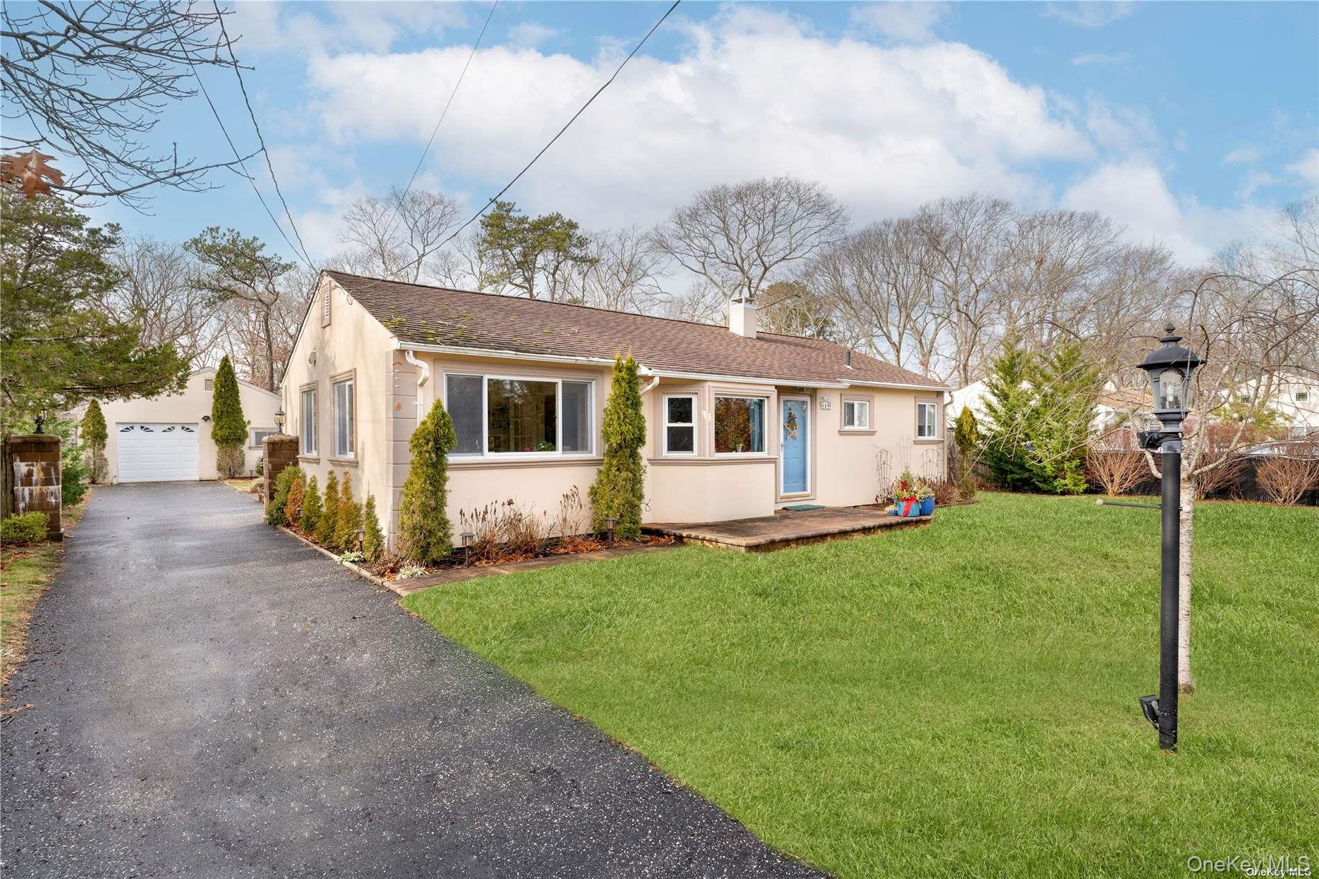 #1 photo, 129 Temple Avenue, 東長島 汉普顿 Flanders , NY 11901