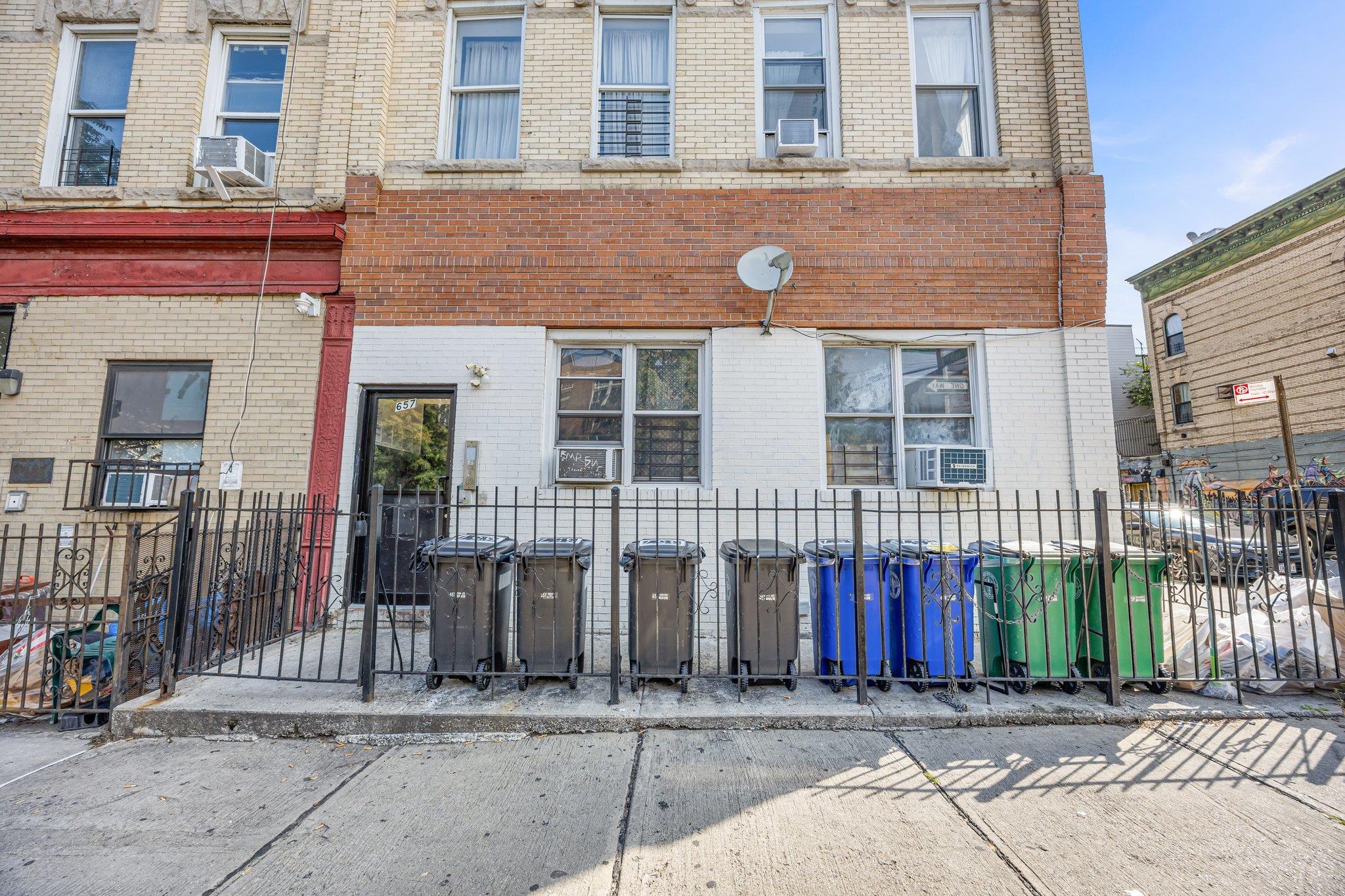 #3 photo, 657 Knickerbocker Avenue, Brooklyn , NY 11221