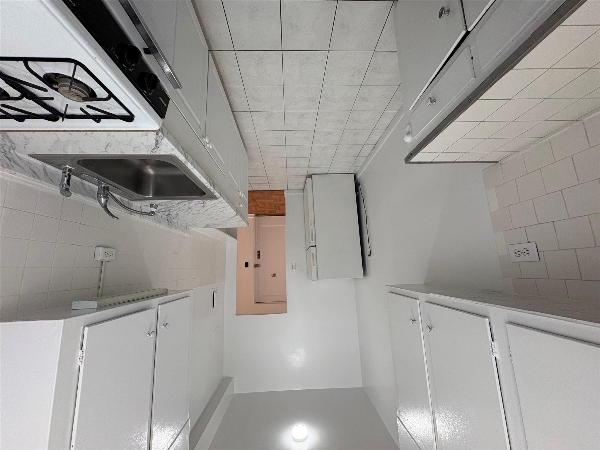 #11 photo, 67-30 Clyde St, クイーンズ区 Forest Hills , NY 11375