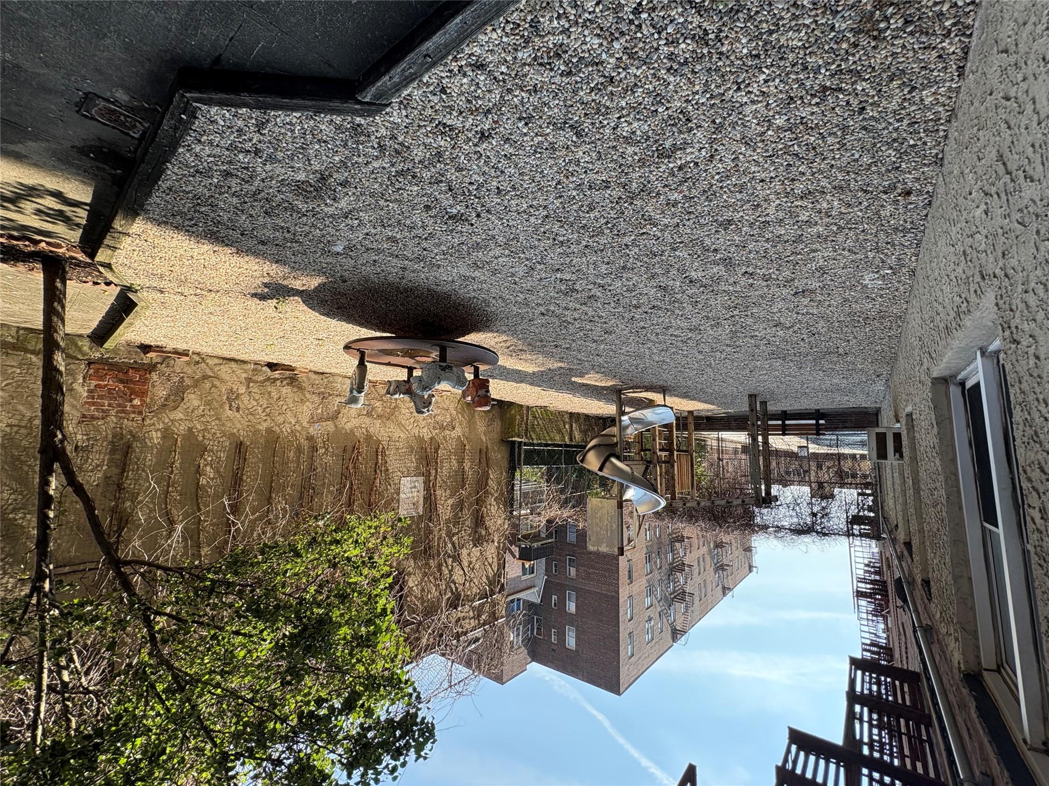 #15 photo, 67-30 Clyde St, クイーンズ区 Forest Hills , NY 11375