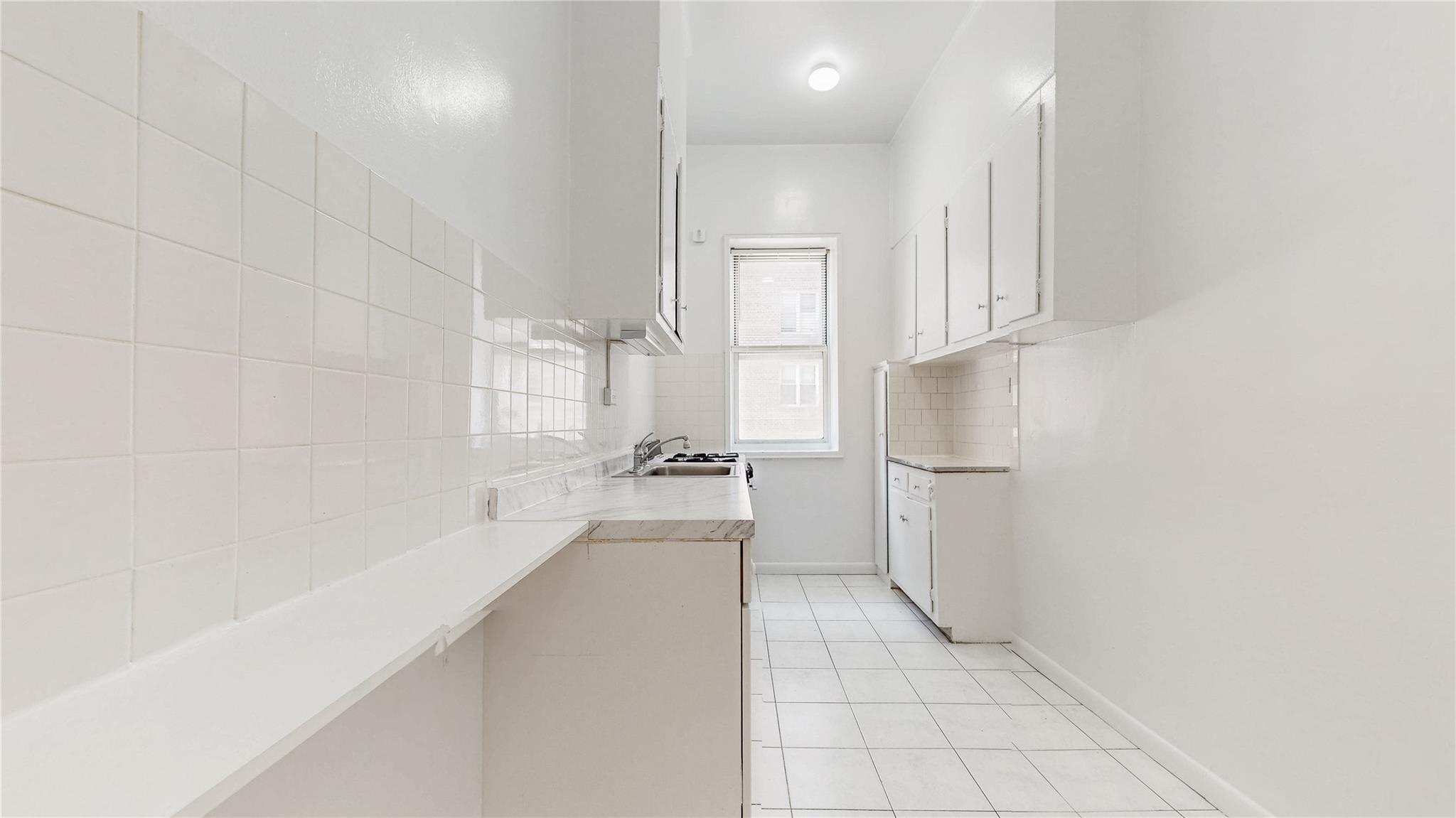 #9 photo, 67-30 Clyde St, クイーンズ区 Forest Hills , NY 11375