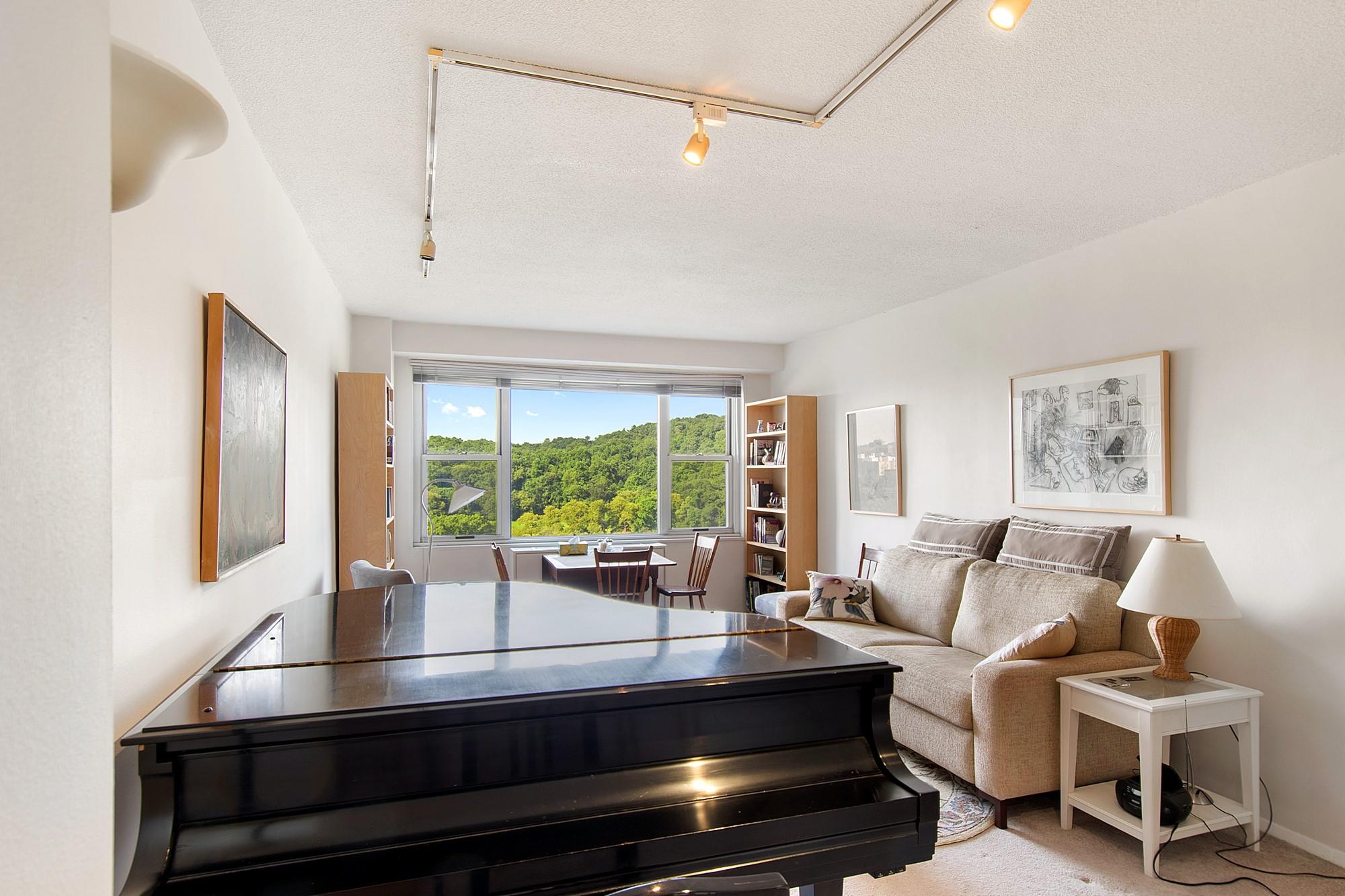 #2 photo, 2400 Johnson Avenue, הברונקס Bronx , NY 10463