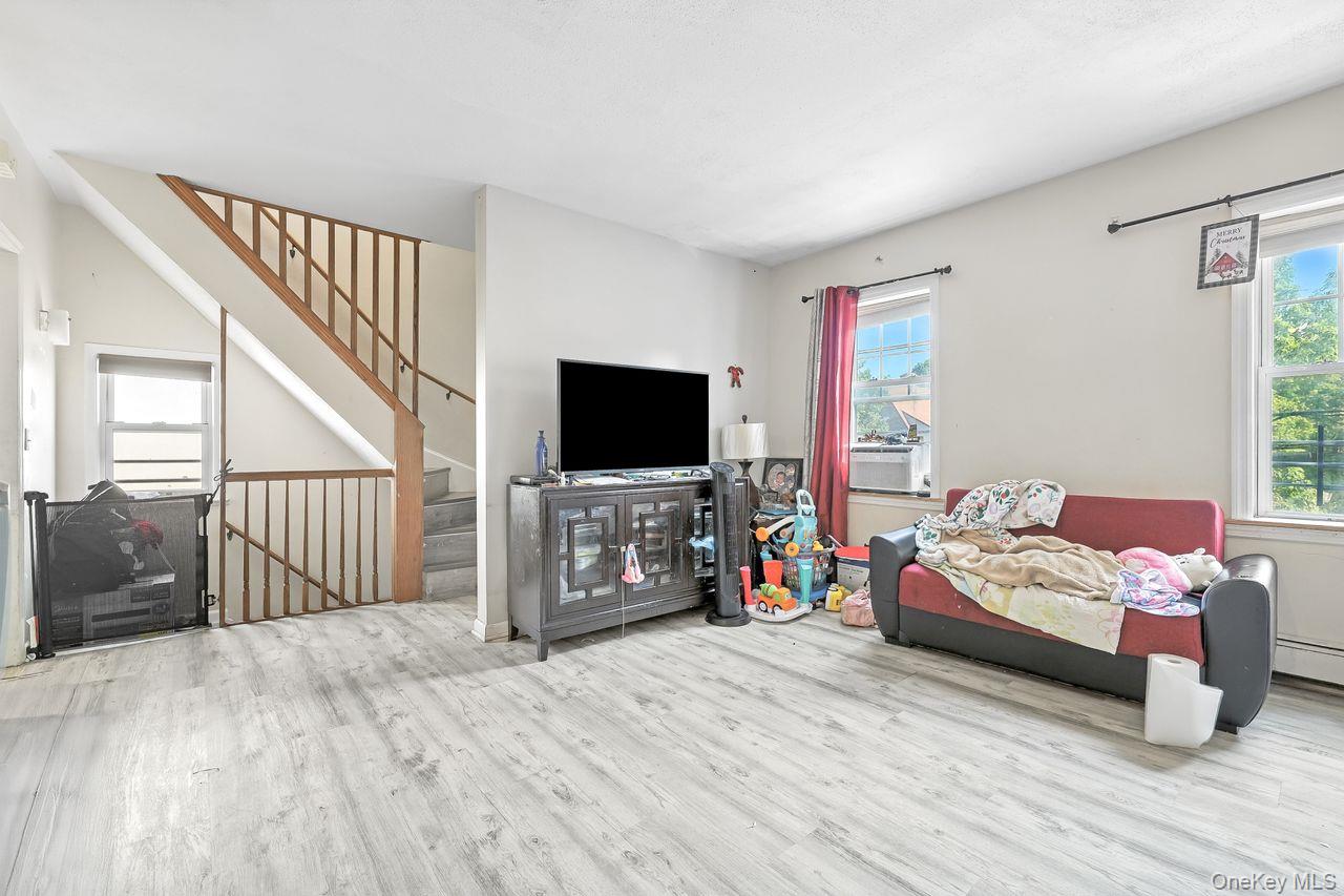 #20 photo, 5 Dillon Road, Larchmont , NY 10538