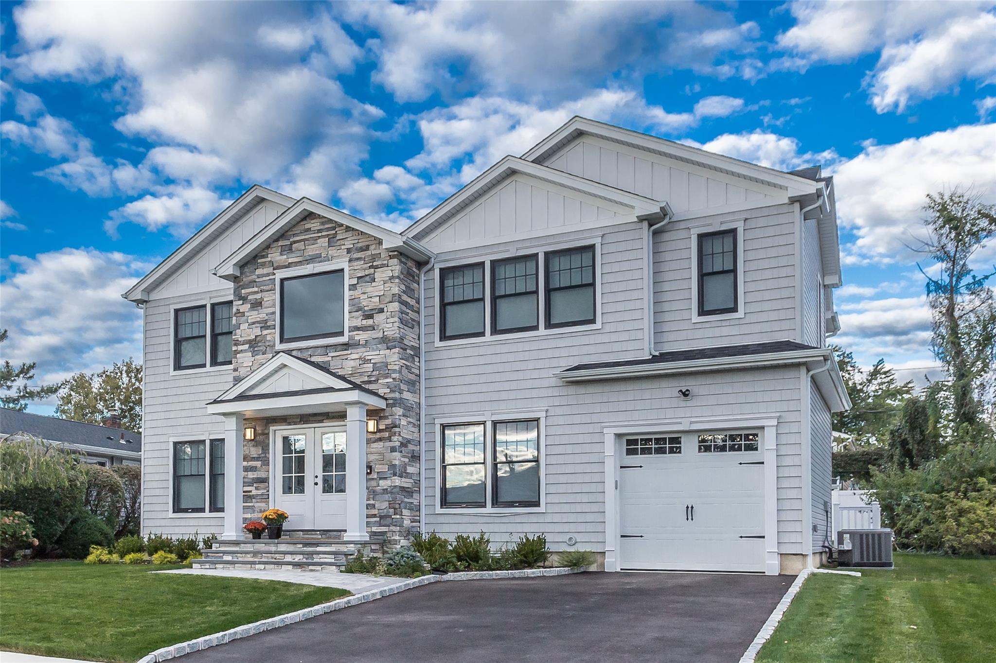 #2 photo, 23 Belmont Circle, Syosset , NY 11791