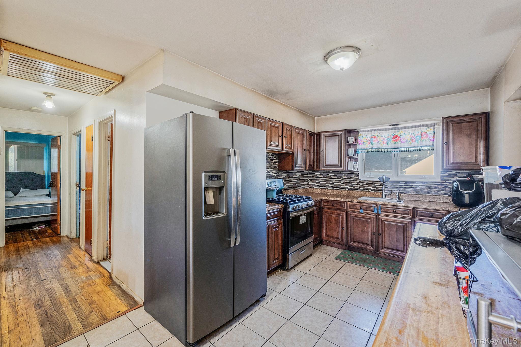 #16 photo, 8 Willoughby Street, Brentwood , NY 11717