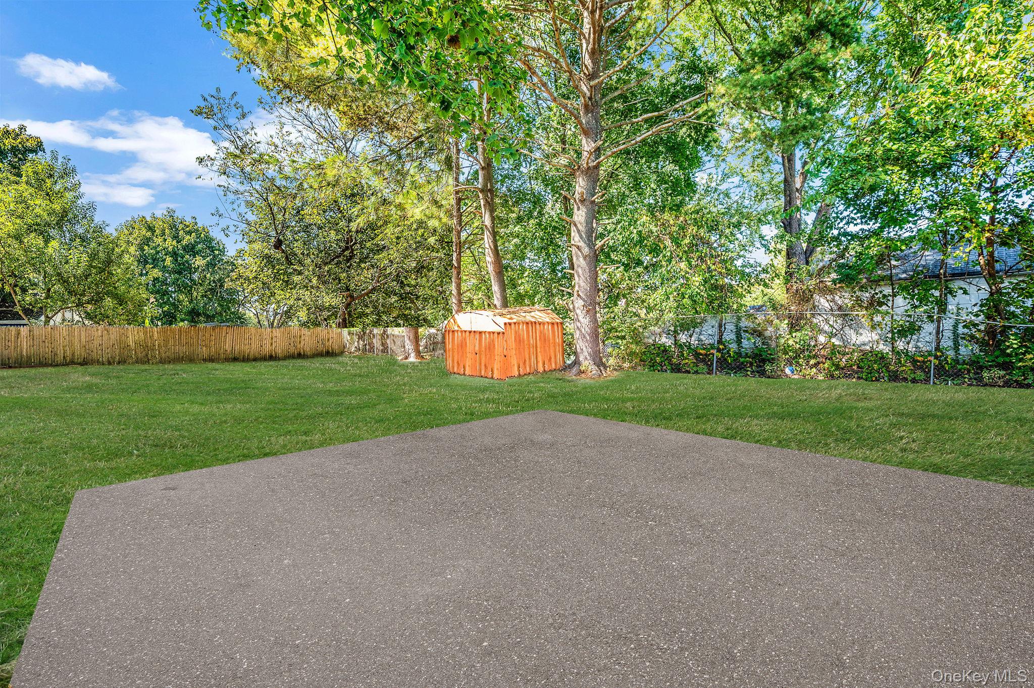 #6 photo, 8 Willoughby Street, Brentwood , NY 11717