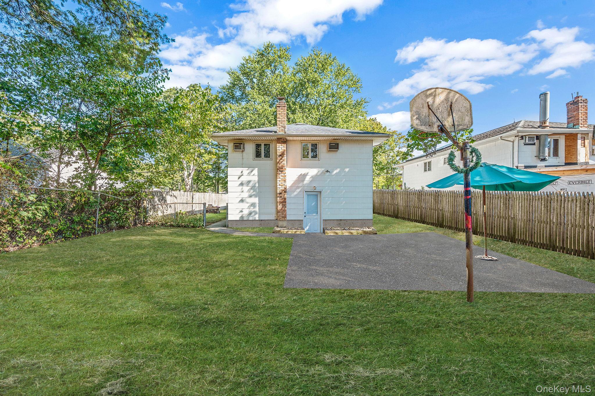 #8 photo, 8 Willoughby Street, Brentwood , NY 11717