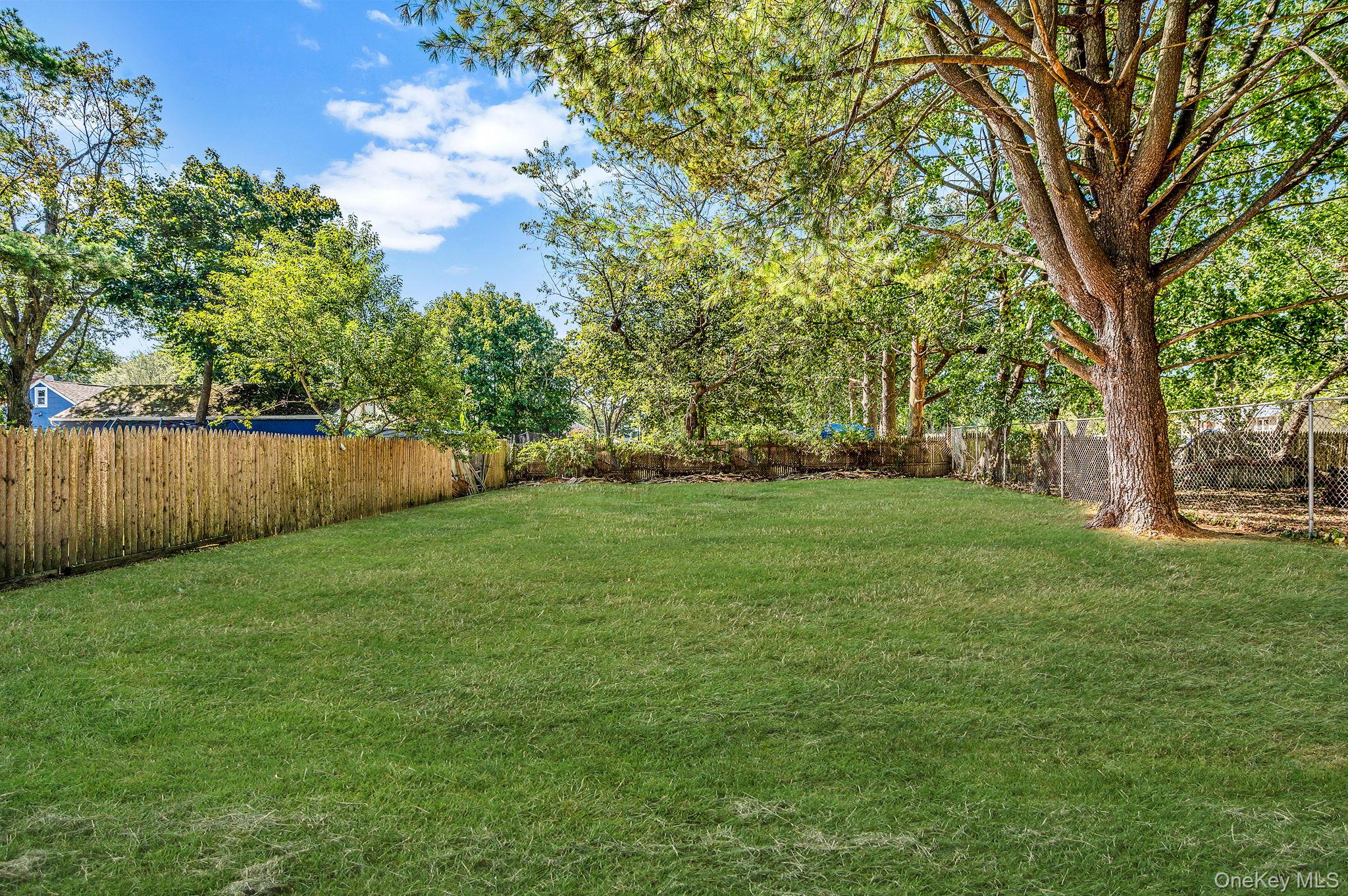 #9 photo, 8 Willoughby Street, Brentwood , NY 11717