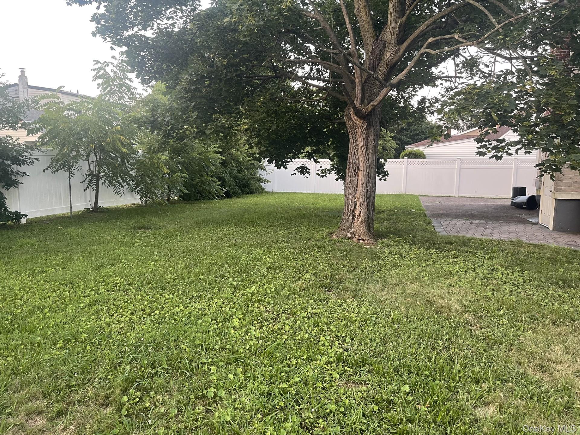 #3 photo, 918 10th Street, West Babylon , NY 11704