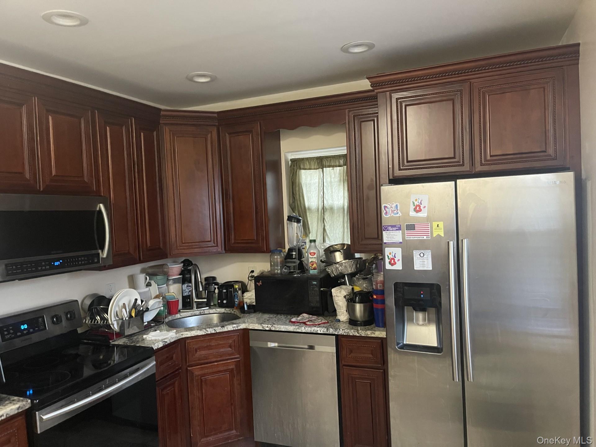 #4 photo, 918 10th Street, West Babylon , NY 11704