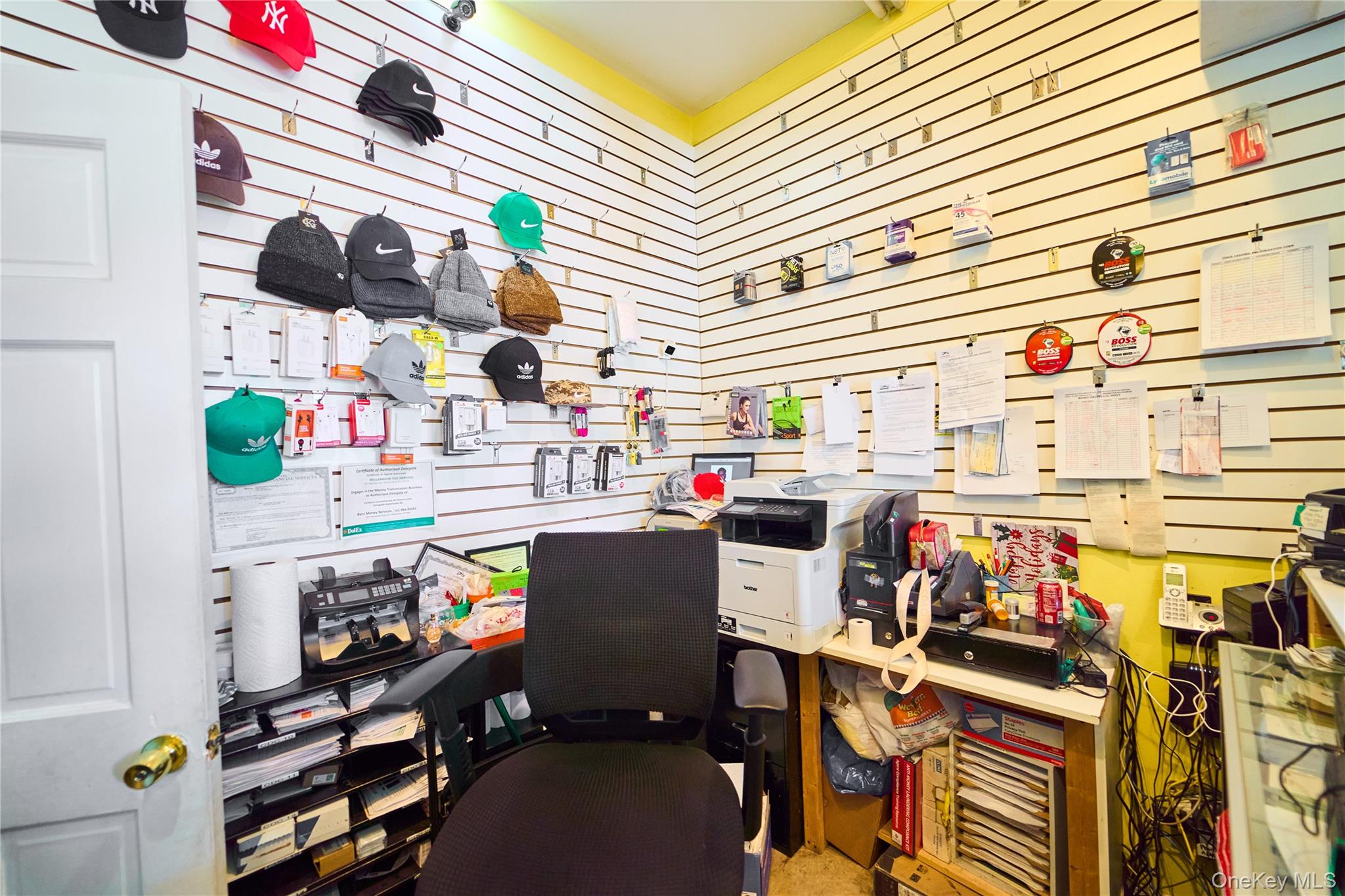 #10 photo, 257-259 Nassau Road, ナッソー郡 Roosevelt , NY 11575