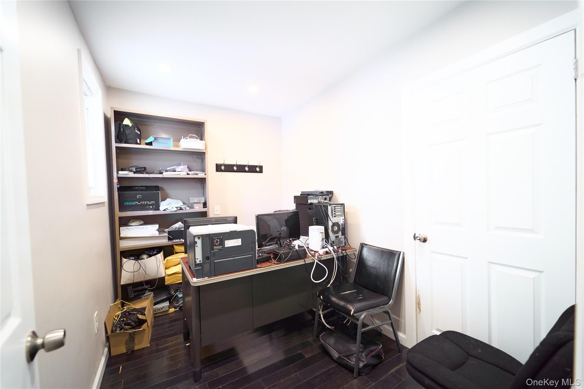 #13 photo, 257-259 Nassau Road, ナッソー郡 Roosevelt , NY 11575