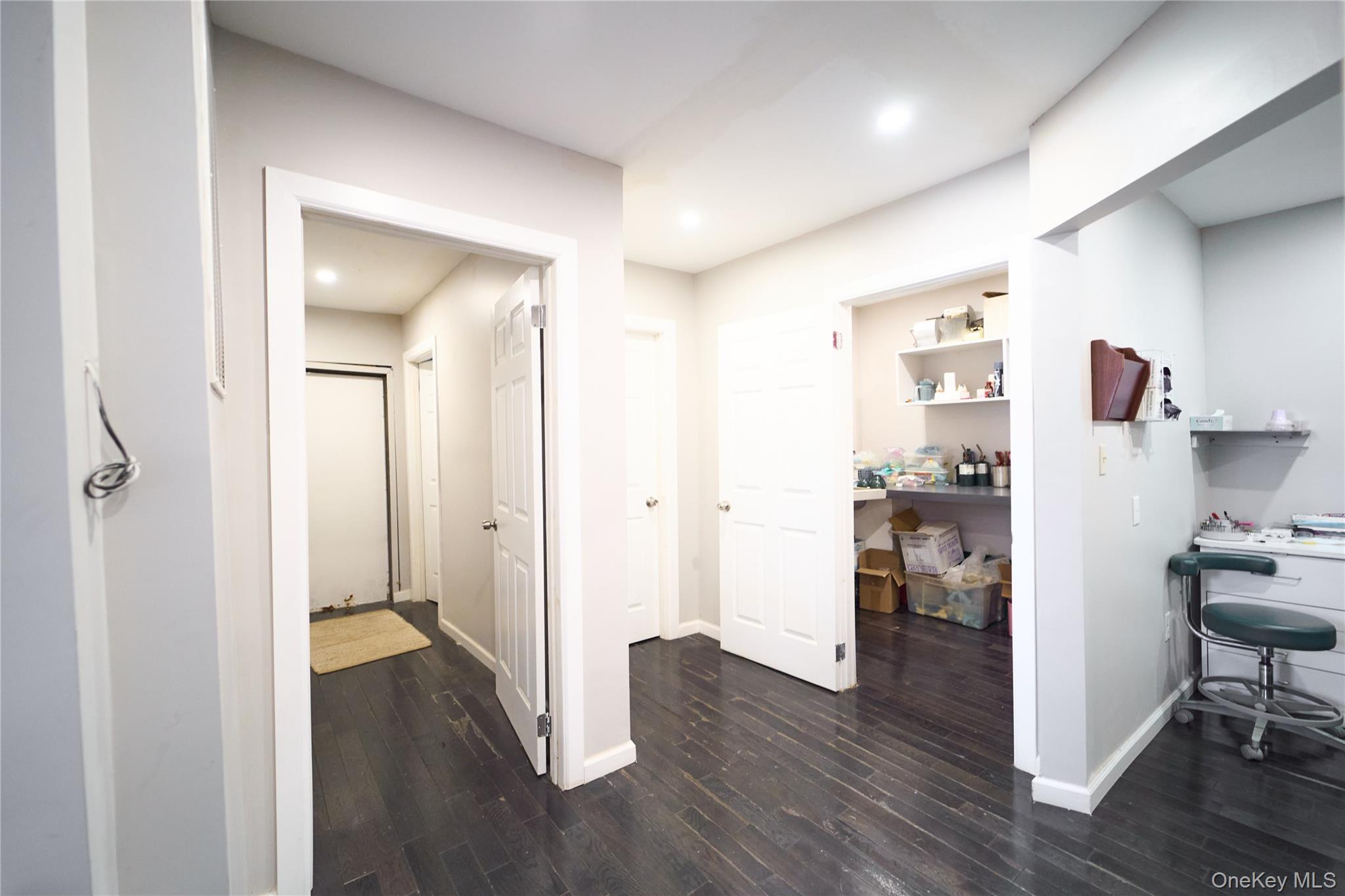 #14 photo, 257-259 Nassau Road, ナッソー郡 Roosevelt , NY 11575