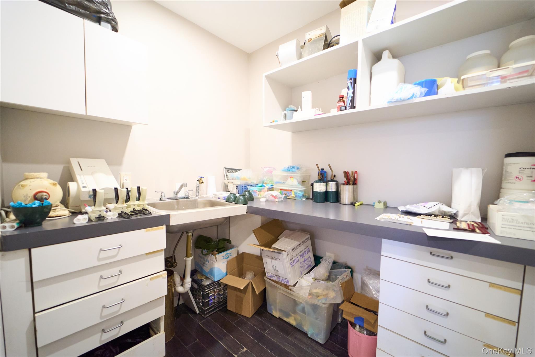 #15 photo, 257-259 Nassau Road, ナッソー郡 Roosevelt , NY 11575