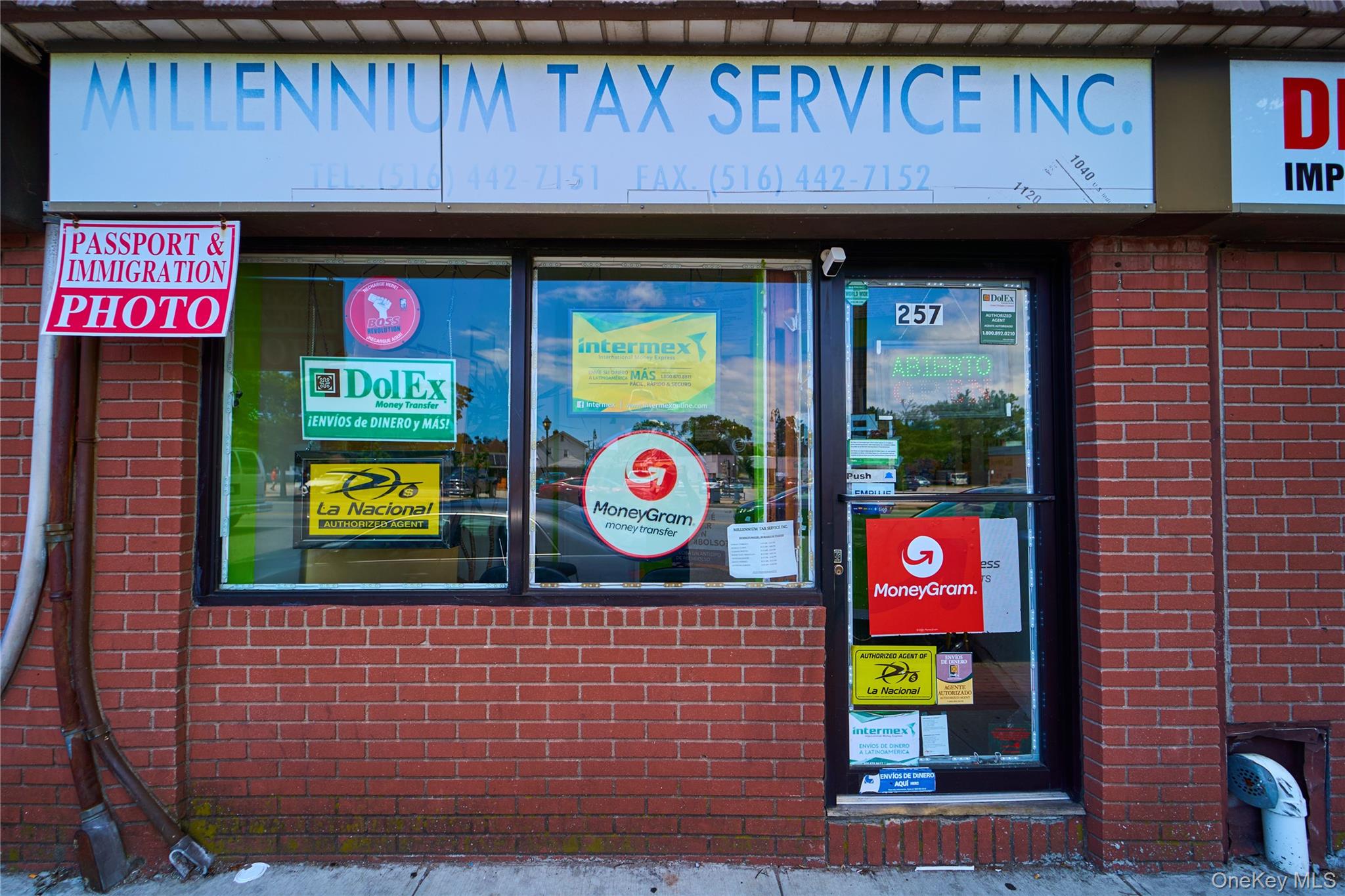 #3 photo, 257-259 Nassau Road, ナッソー郡 Roosevelt , NY 11575