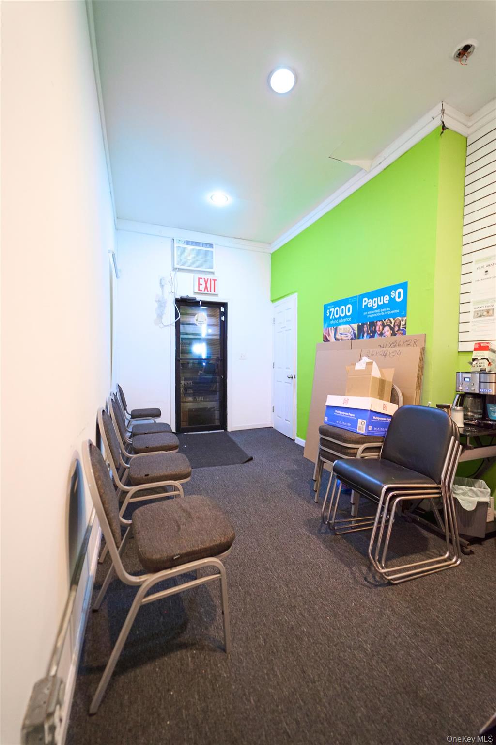 #5 photo, 257-259 Nassau Road, ナッソー郡 Roosevelt , NY 11575