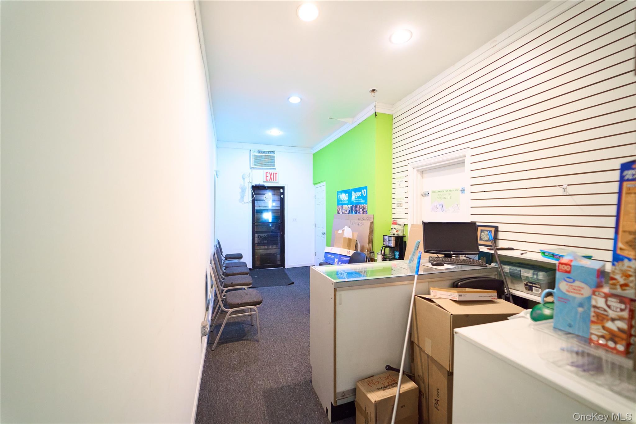 #6 photo, 257-259 Nassau Road, ナッソー郡 Roosevelt , NY 11575