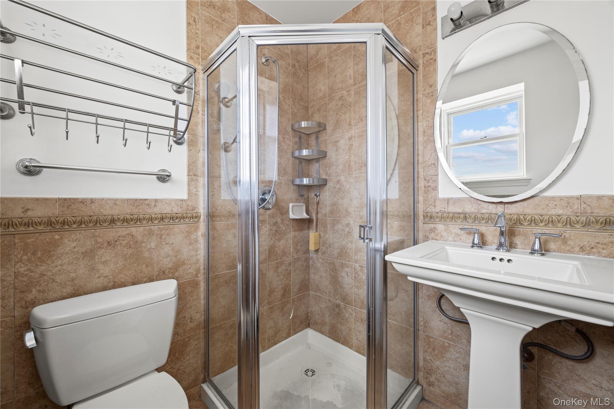 #13 photo, 12206 25th Avenue, クイーンズ区 College Point , NY 11356