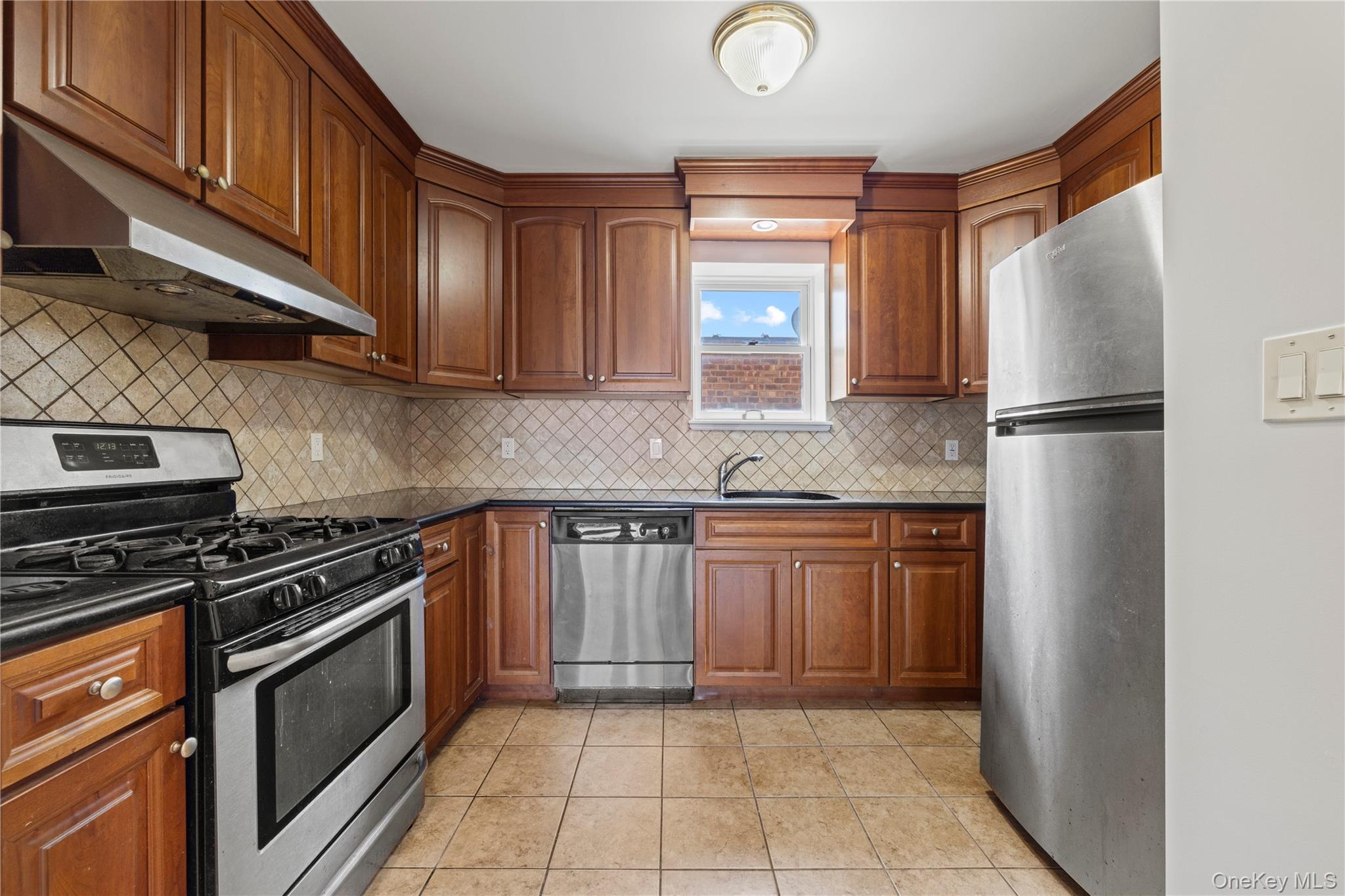 #7 photo, 12206 25th Avenue, クイーンズ区 College Point , NY 11356