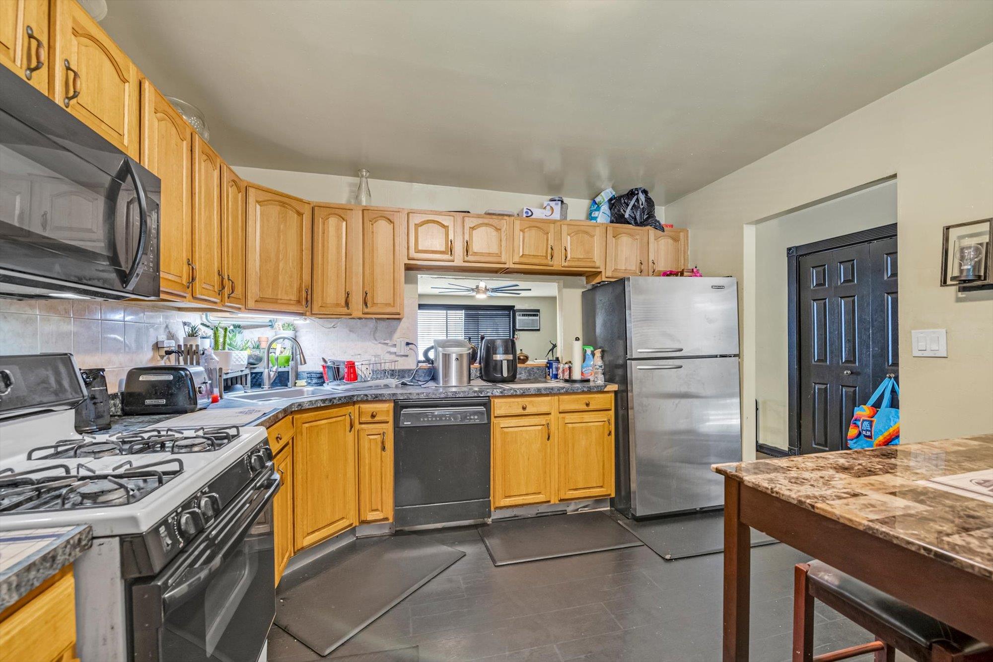 #3 photo, 613 Elton Street, ブルックリン区 Brooklyn , NY 11208