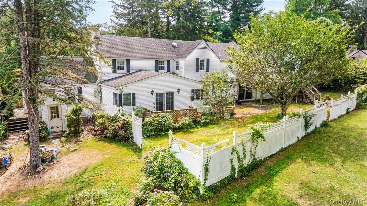 #13 photo, 221 Huntington Bay Road, Huntington , NY 11743