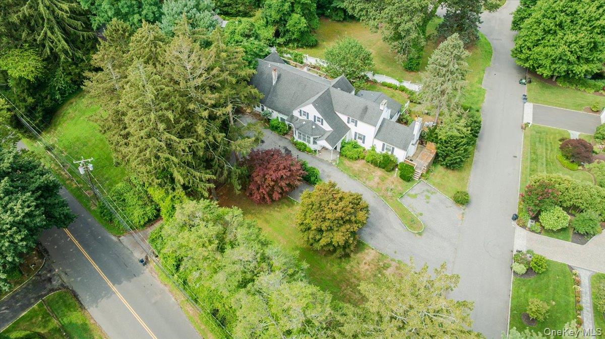 #8 photo, 221 Huntington Bay Road, Huntington , NY 11743