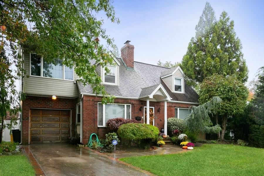 #1 photo, 11 Avon Road, ナッソー郡 Hewlett , NY 11557