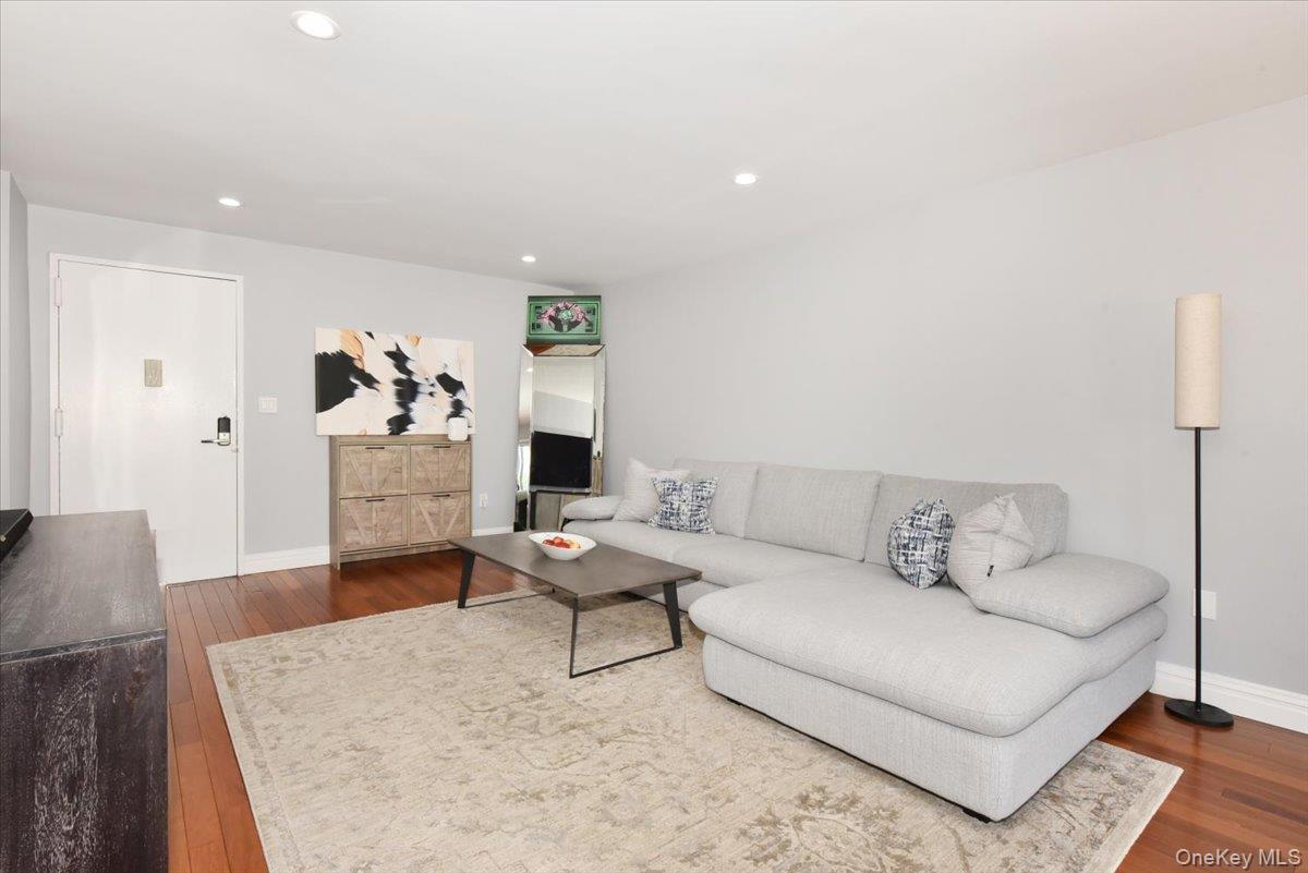 #9 photo, 320 E Shore Road, ナッソー郡 Great Neck , NY 11023