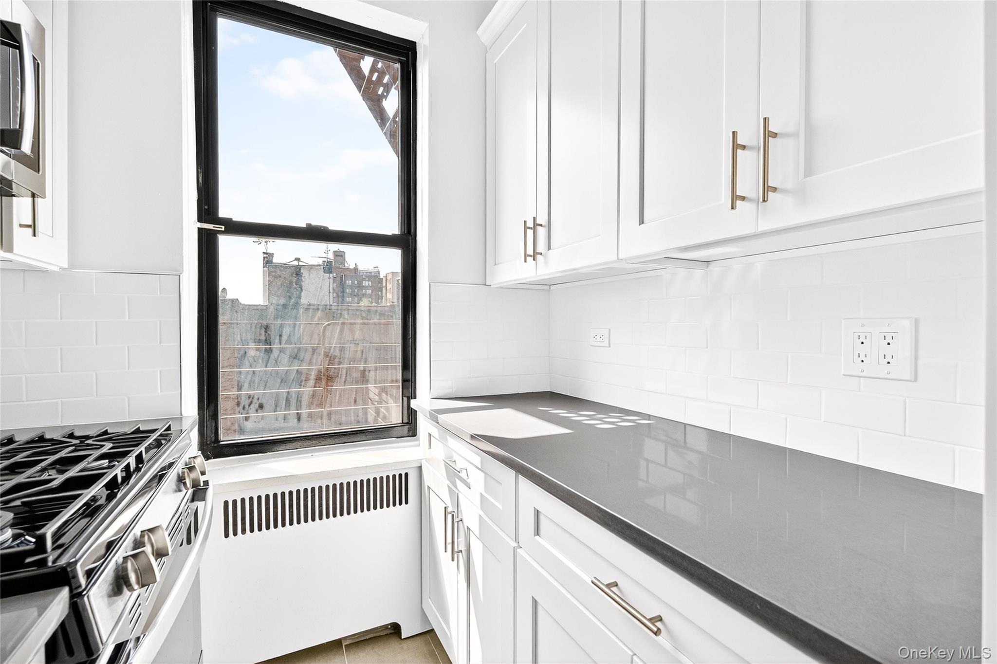 #13 photo, 190 E Mosholu Parkway, Bronx , NY 10458