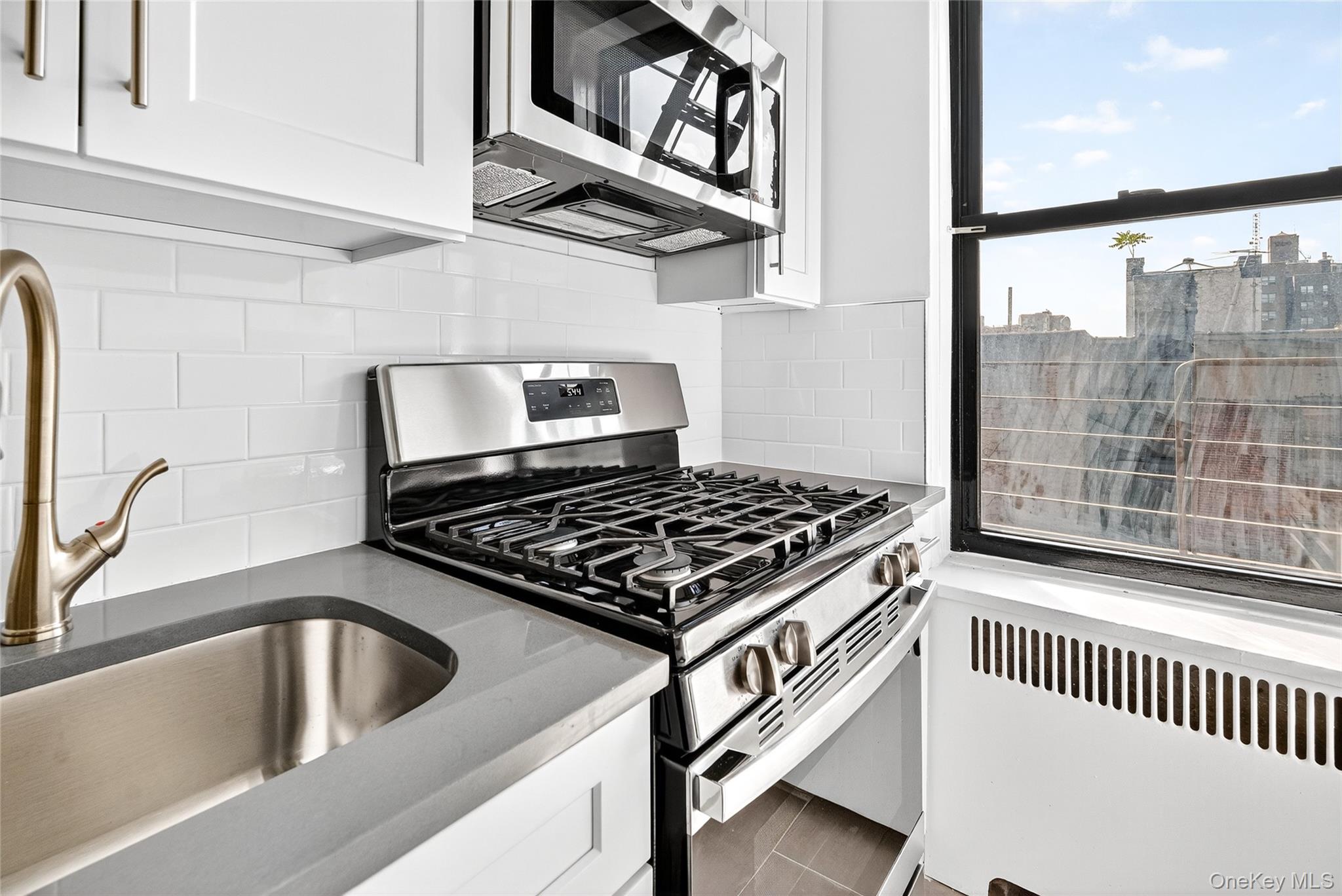 #14 photo, 190 E Mosholu Parkway, Bronx , NY 10458