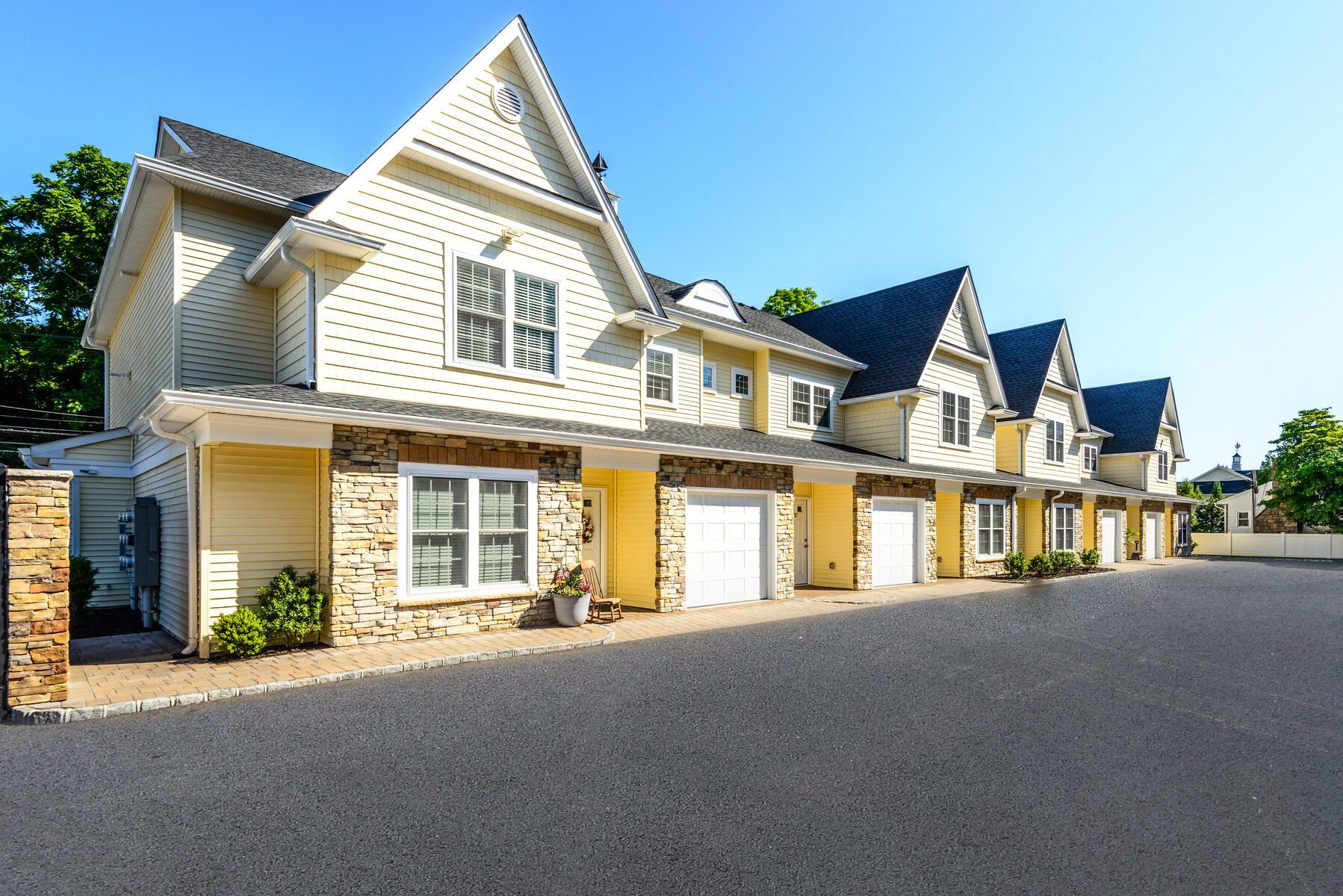 #1 photo, 16 Creek Road, Huntington , NY 11743