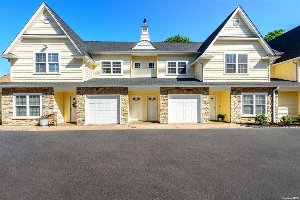 #1 photo, 18 Creek Road, Huntington , NY 11743