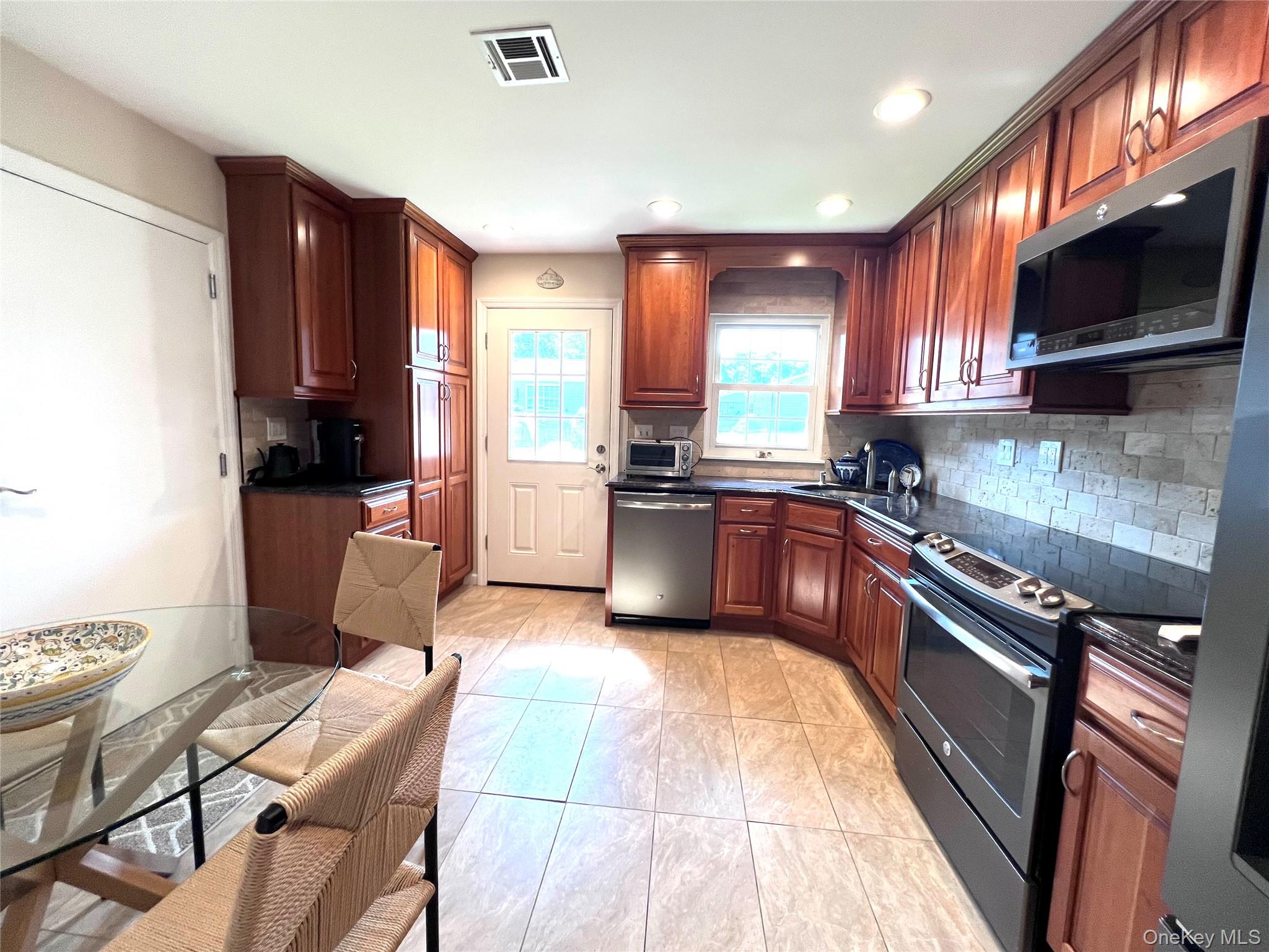 #4 photo, 156 Falmouth Court, Ridge , NY 11961