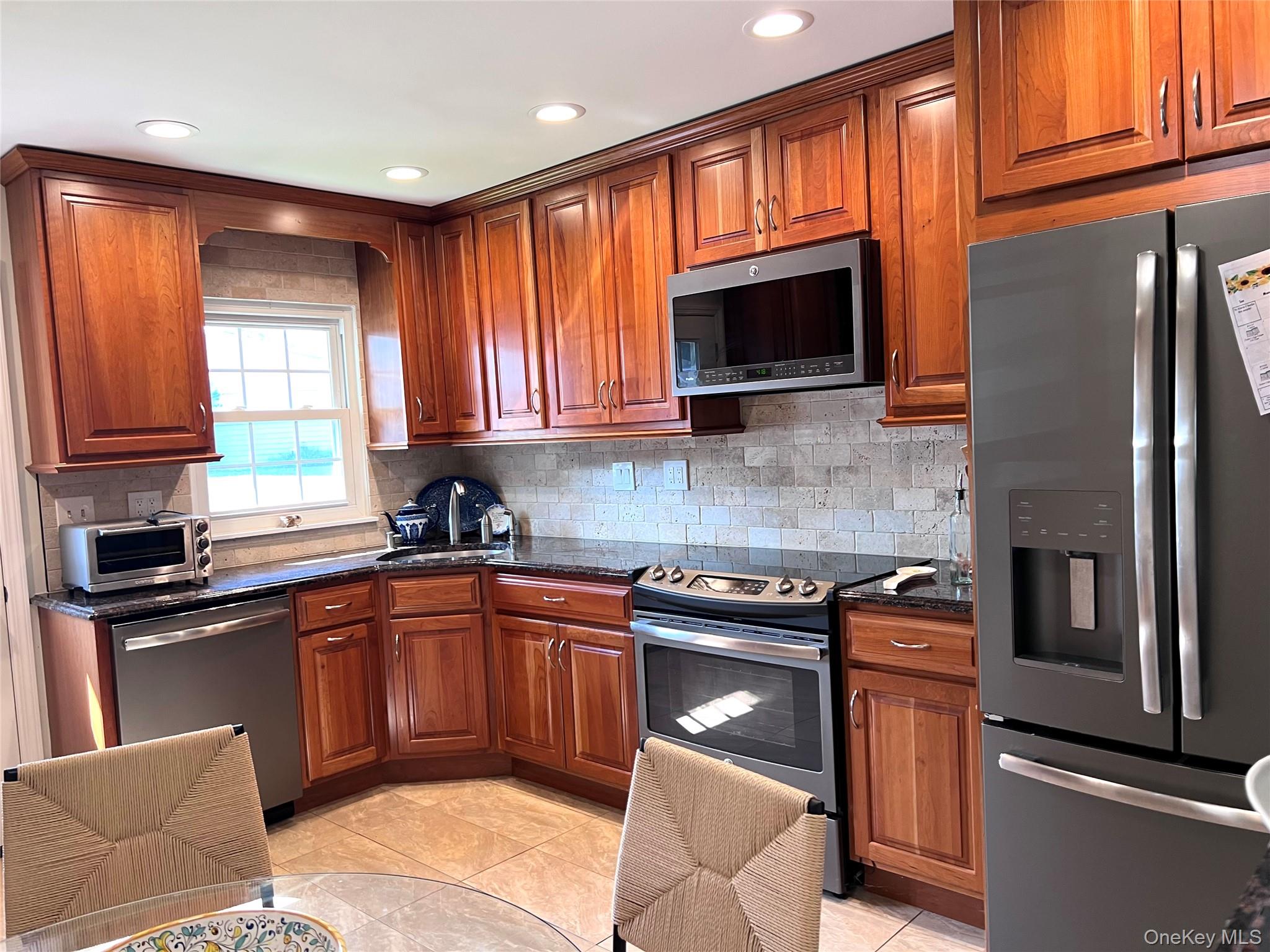 #5 photo, 156 Falmouth Court, Ridge , NY 11961